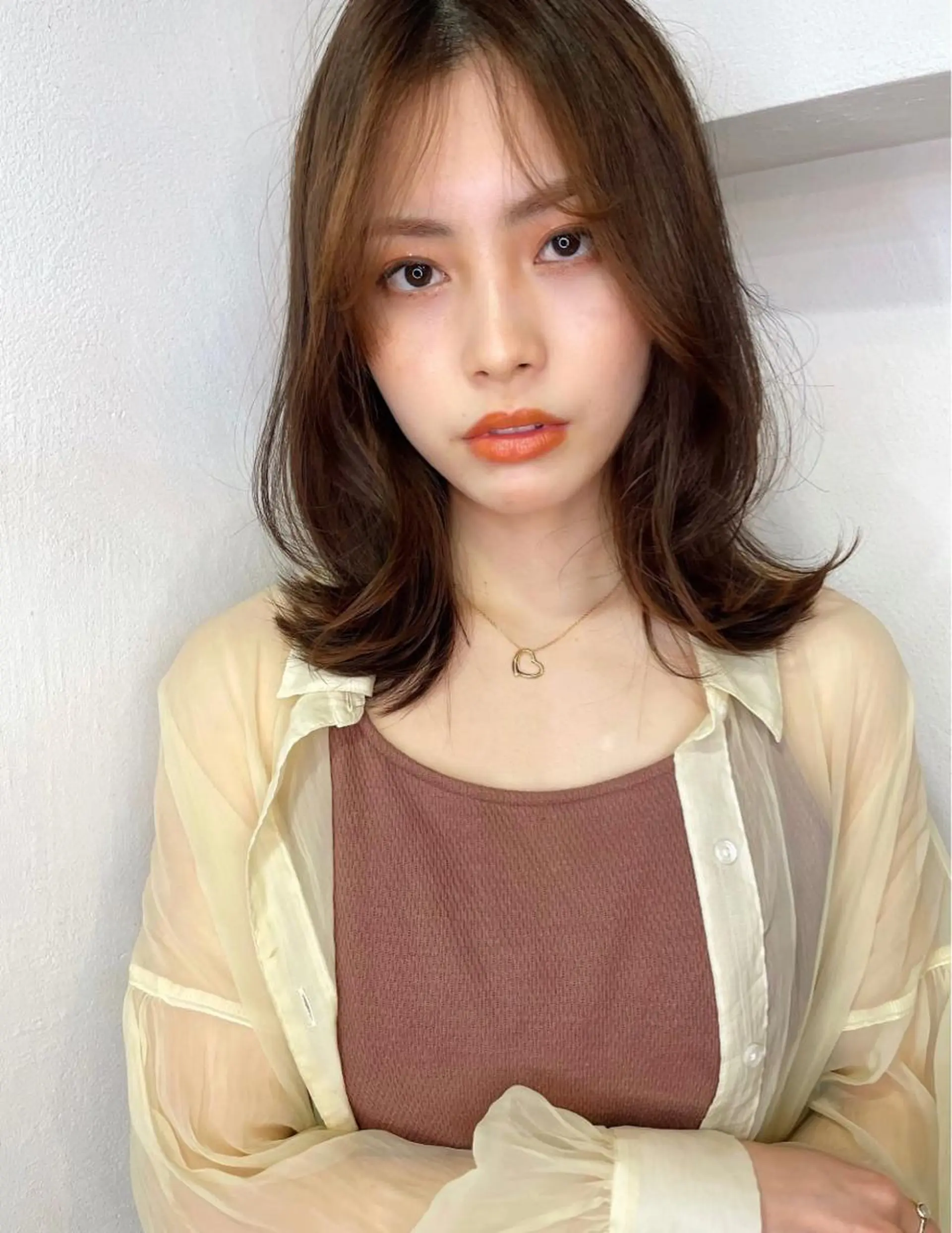 ミディアム カラー レイヤーカット、 大人可愛い　中村美羅のヘアスタイル