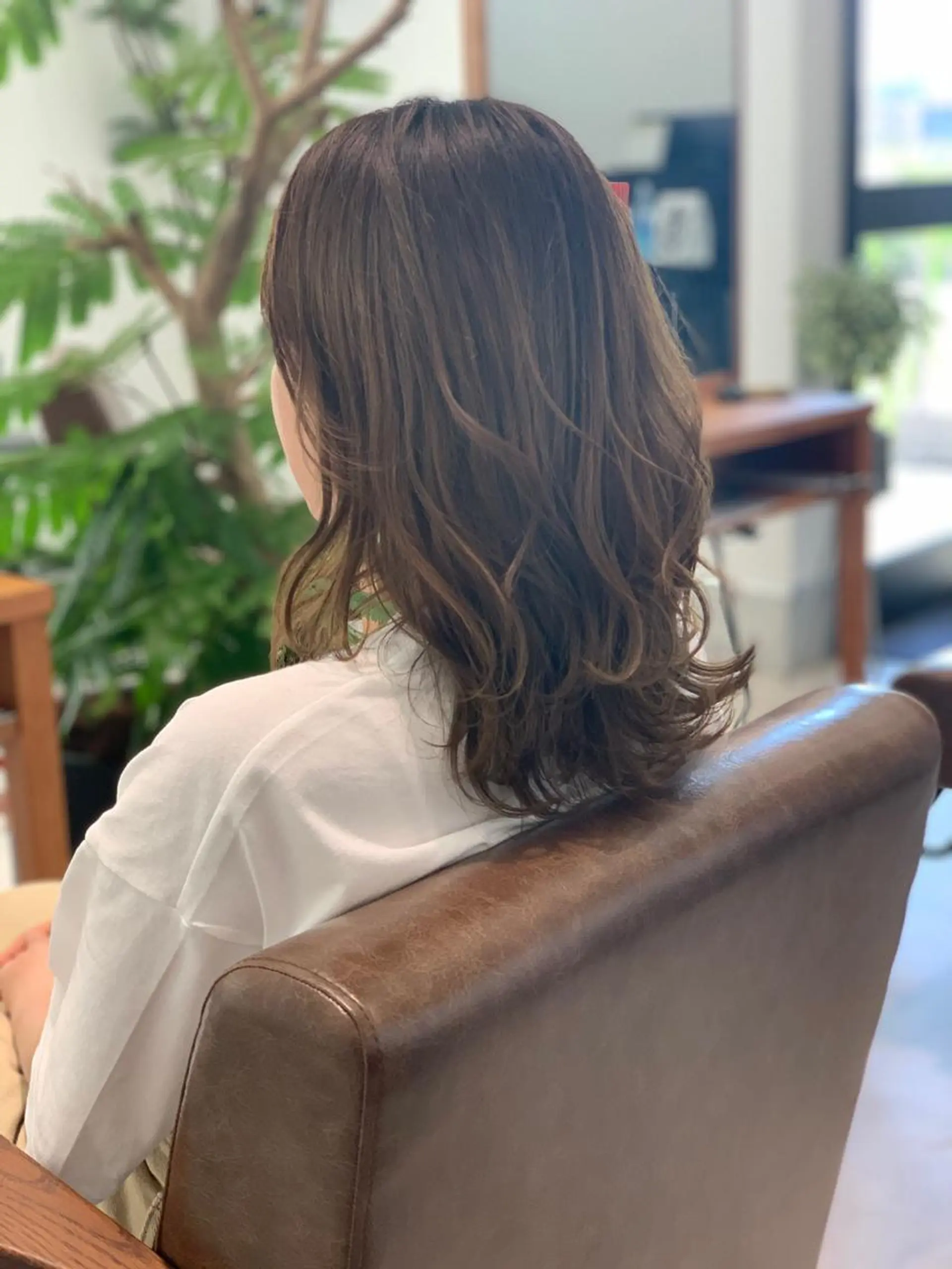 セミロング カラー カット ヘアカラー トリートメント 河内 元伸のヘアスタイル