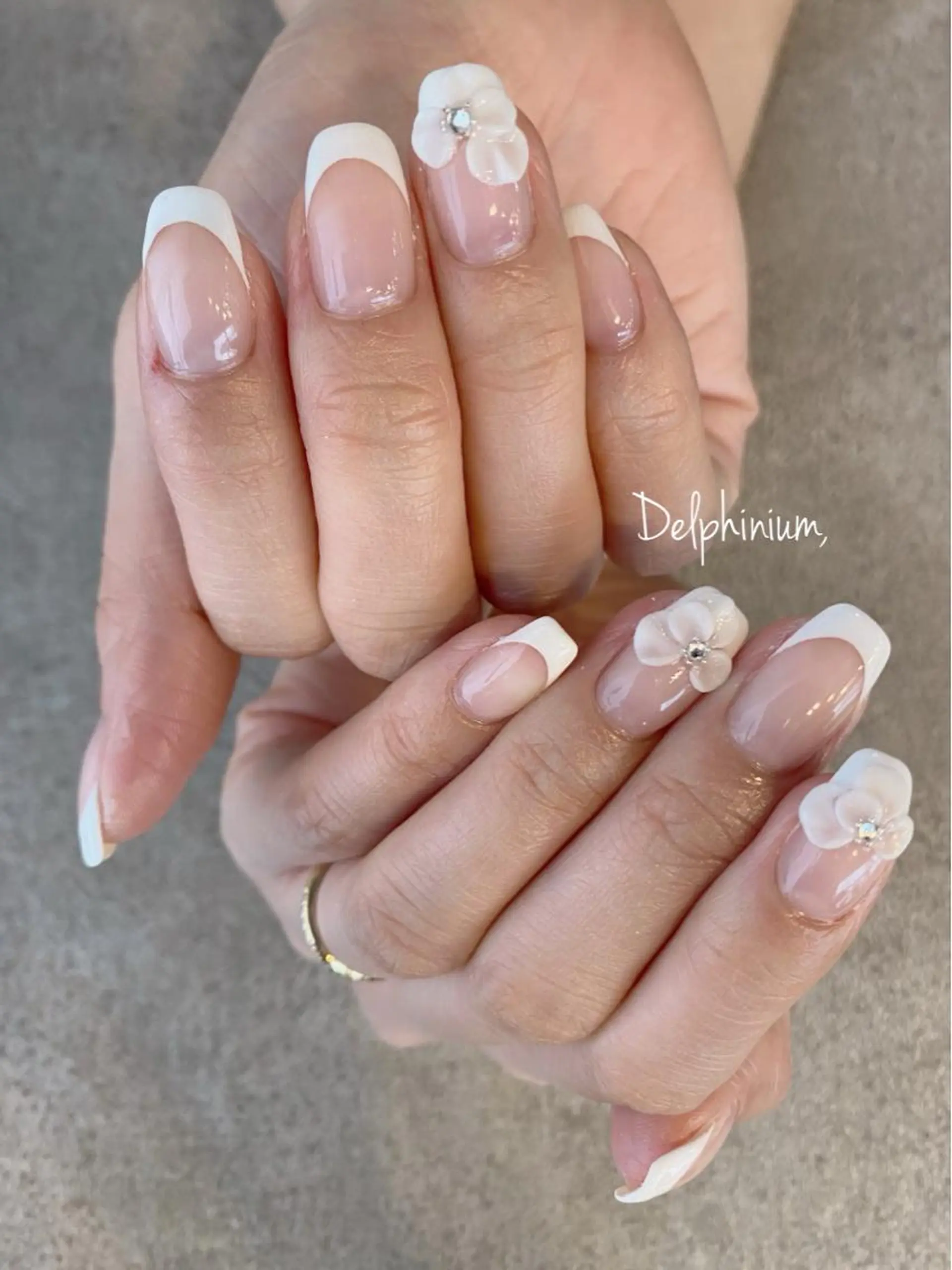 ネイル フレンチネイル オフィスネイル ぷっくりネイル ブライダルネイル ハンドネイル 岡本 友恵のネイルデザイン