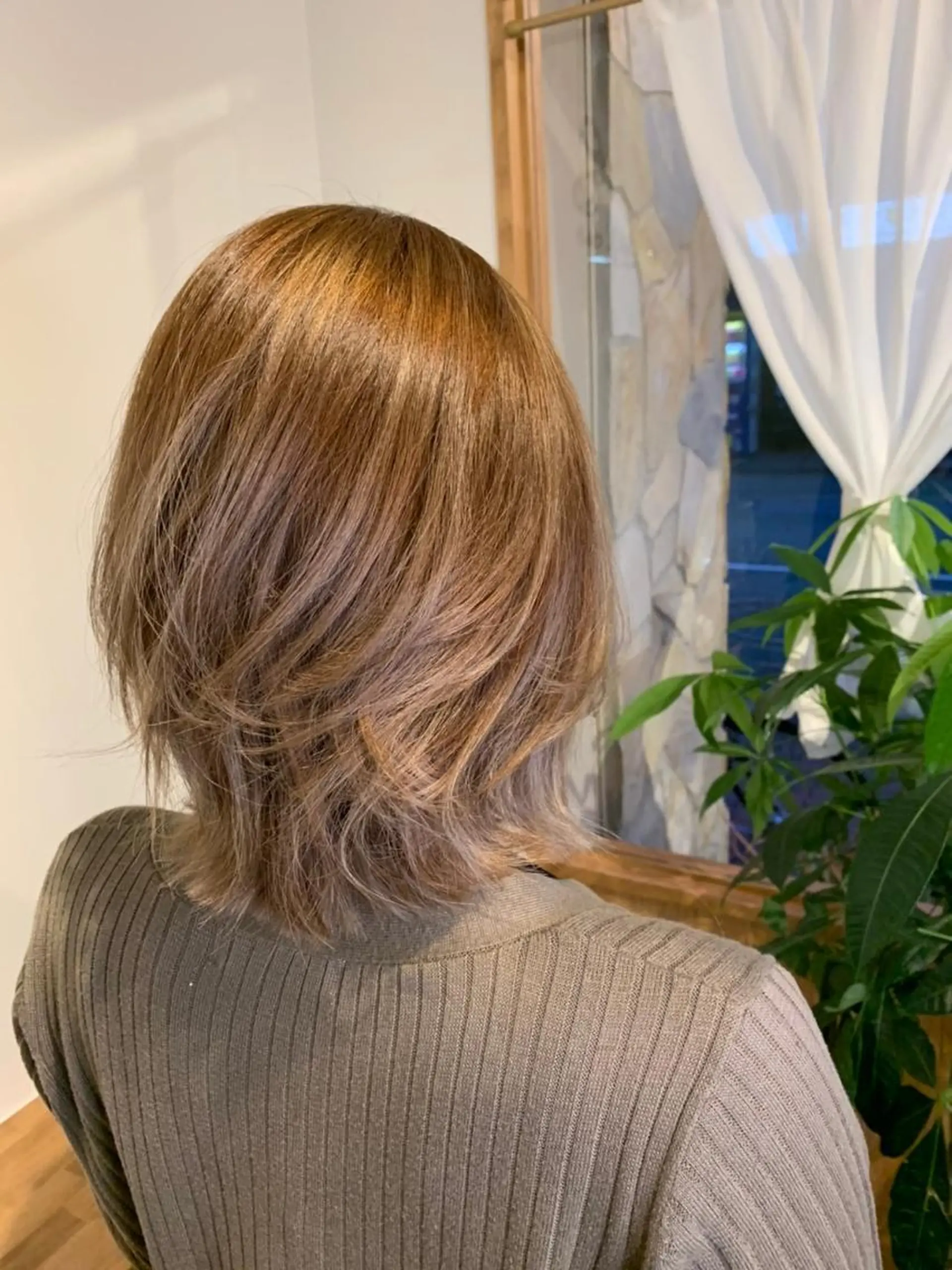 ミディアム カラー デザインカラー chill out 南塚口本店のヘアスタイル