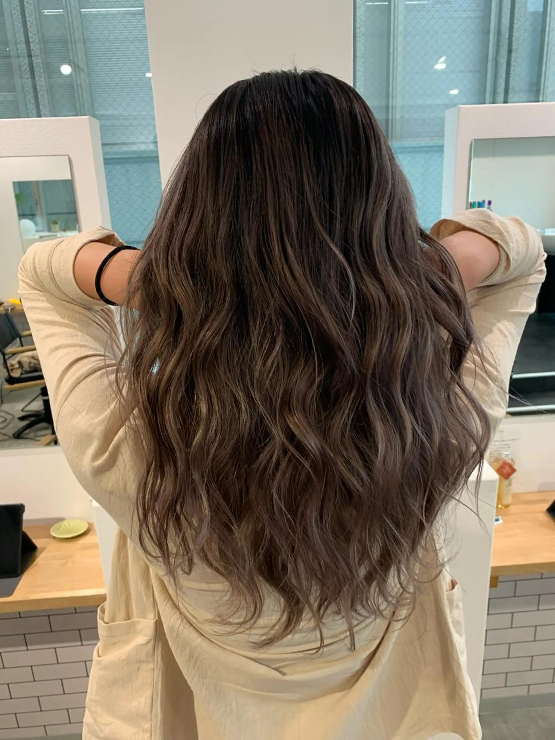 セミロング ヨシミ カズヤのヘアスタイル