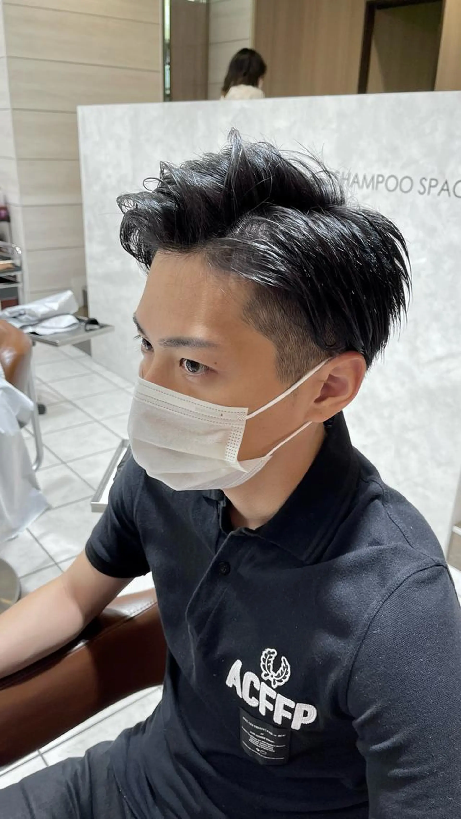 ショート パーマ メンズ ビジネス ツーブロック 刈り上げ カット ヘアカラー トリートメント テラモト カズヨシのヘアスタイル