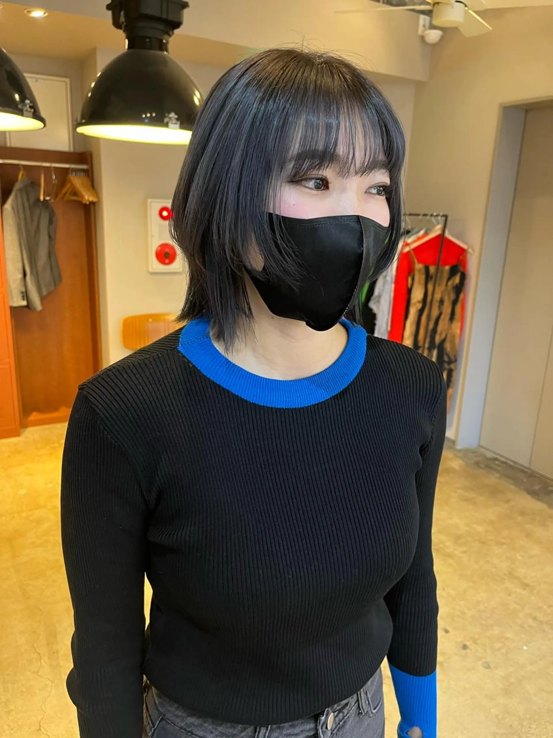 ミディアム カラー ブリーチ ブルーカラー ウルフカット ヘアカラー トリートメント 🩷ハイトーン透明感 レイヤー🩷ユリカのヘアスタイル