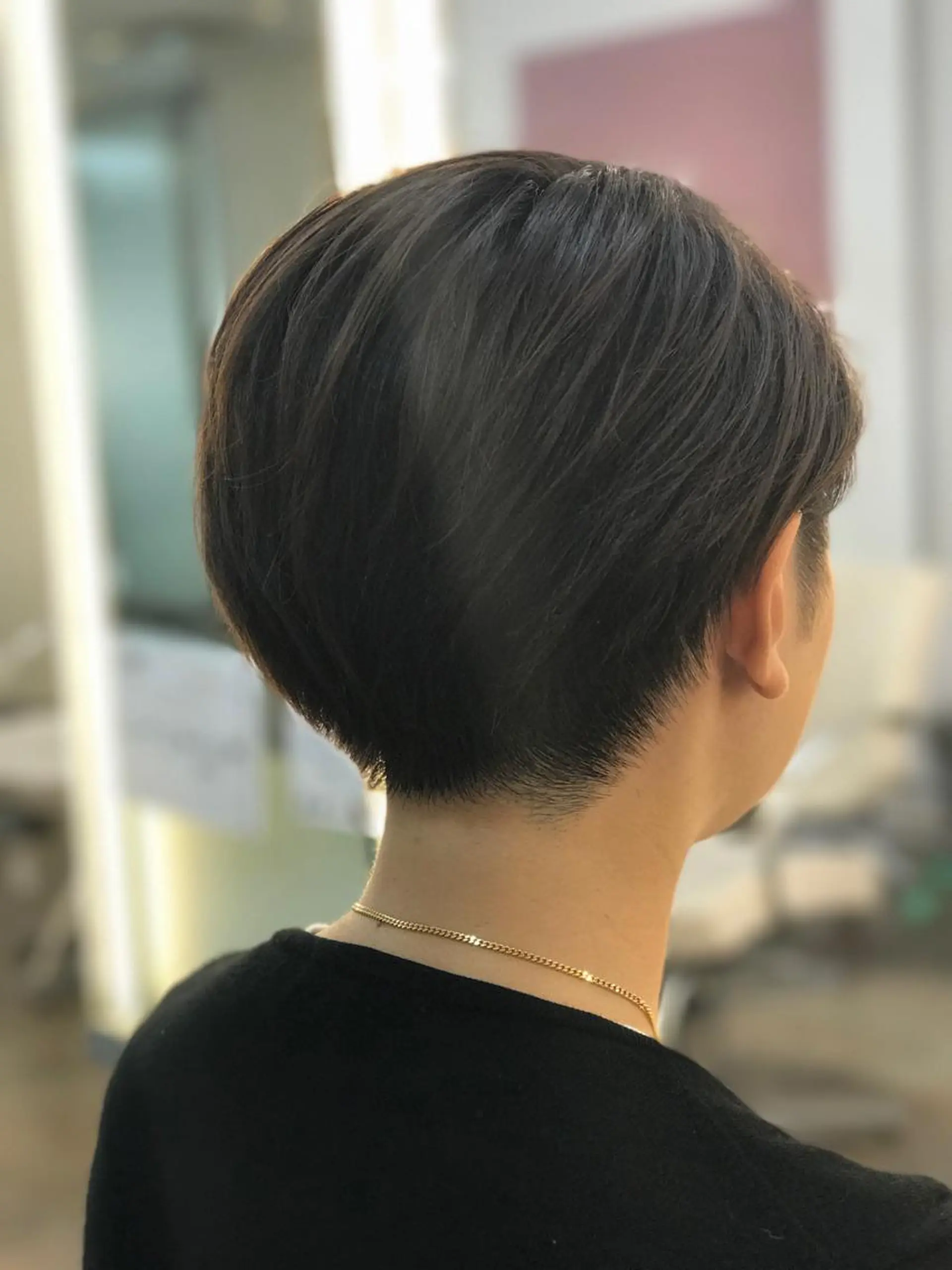ショート アルファ シェリのヘアスタイル