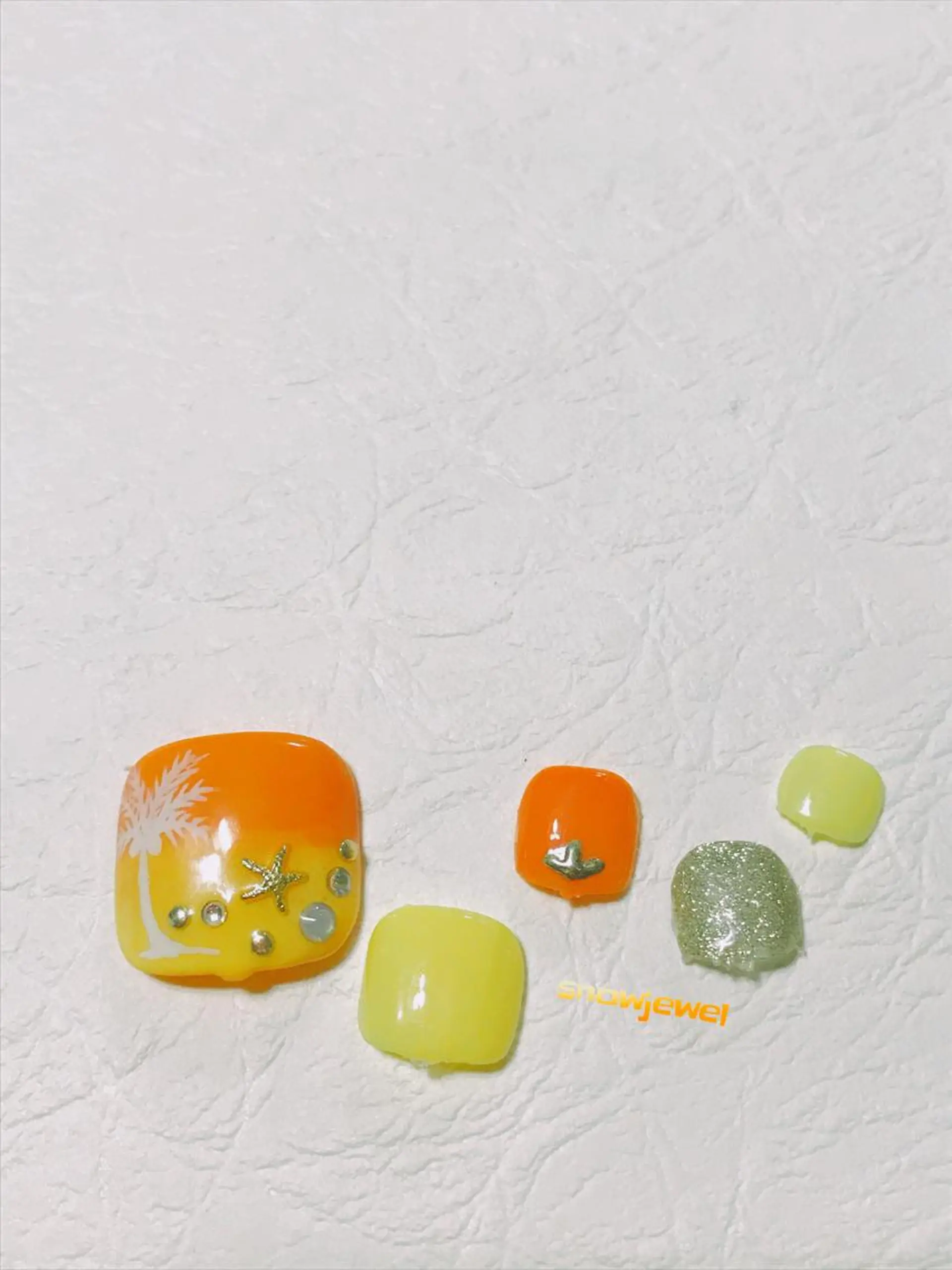 ネイル フットネイル nail snowjewelのネイルデザイン