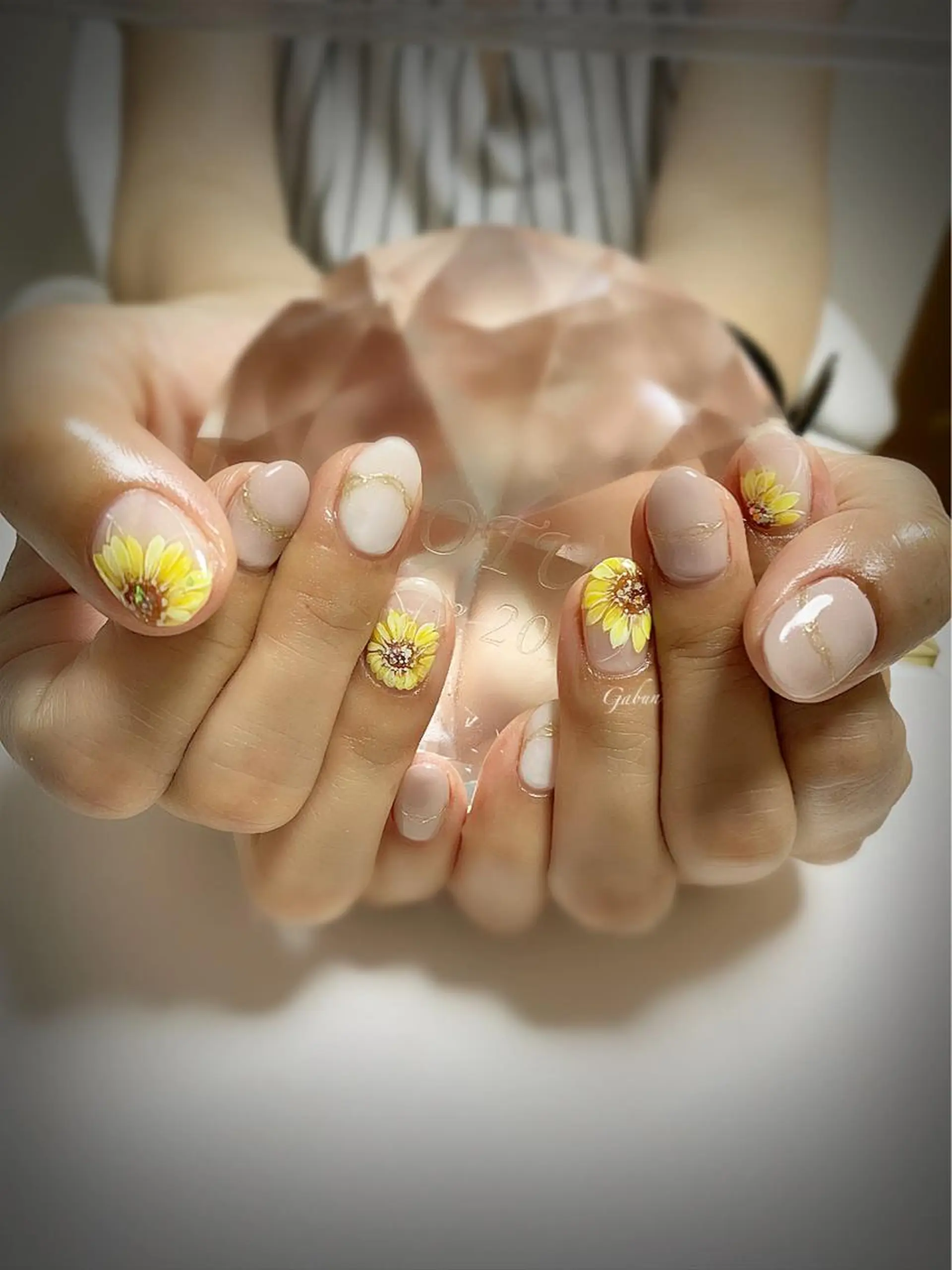 ネイル フラワーネイル ミラーネイル オフィスネイル シンプルネイル 夏ネイル ハンドネイル ハンドケア LOTUS ネイルサロンのネイルデザイン