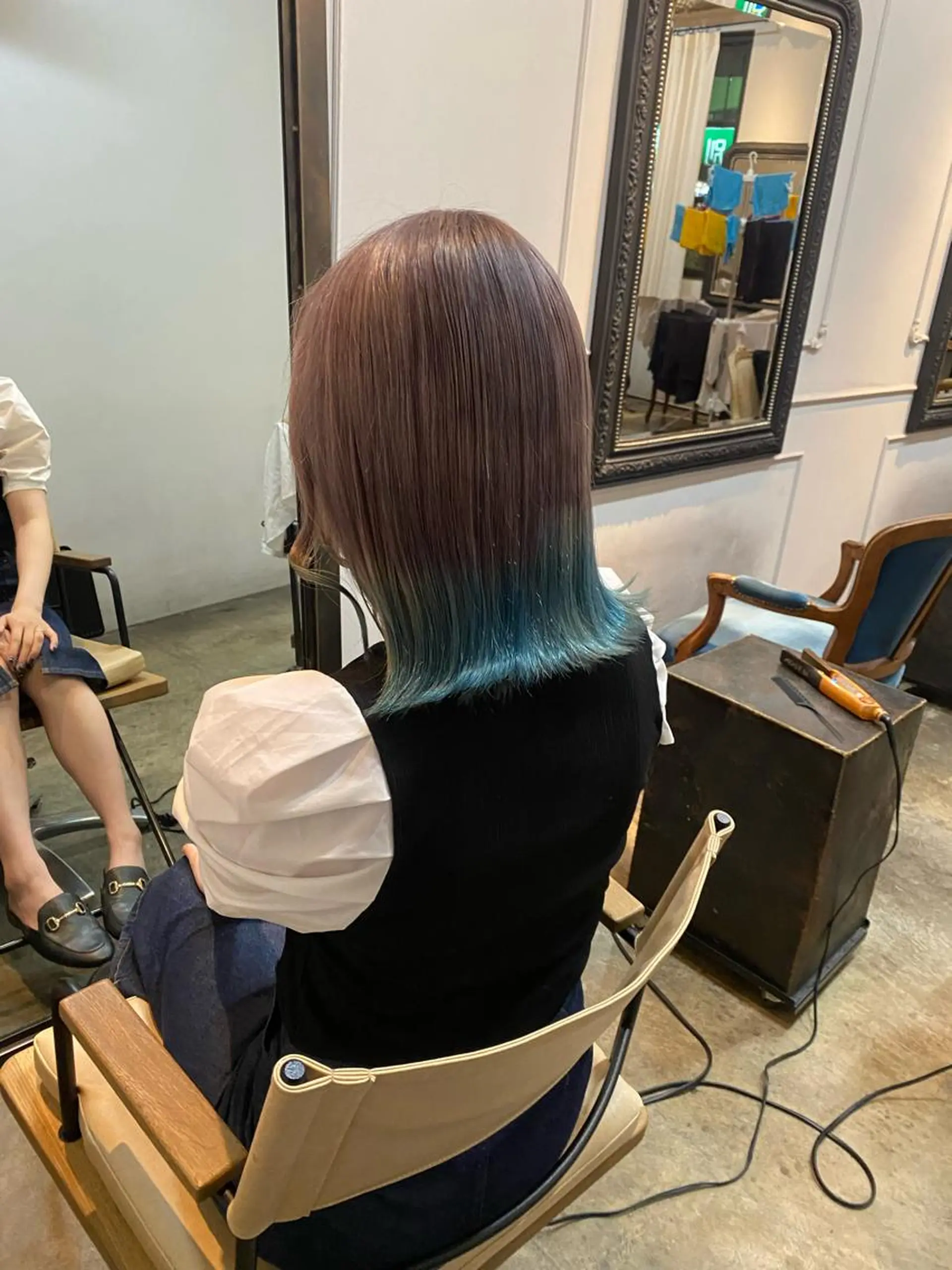 セミロング レイヤーカット/ ダブルカラーサクライのヘアスタイル