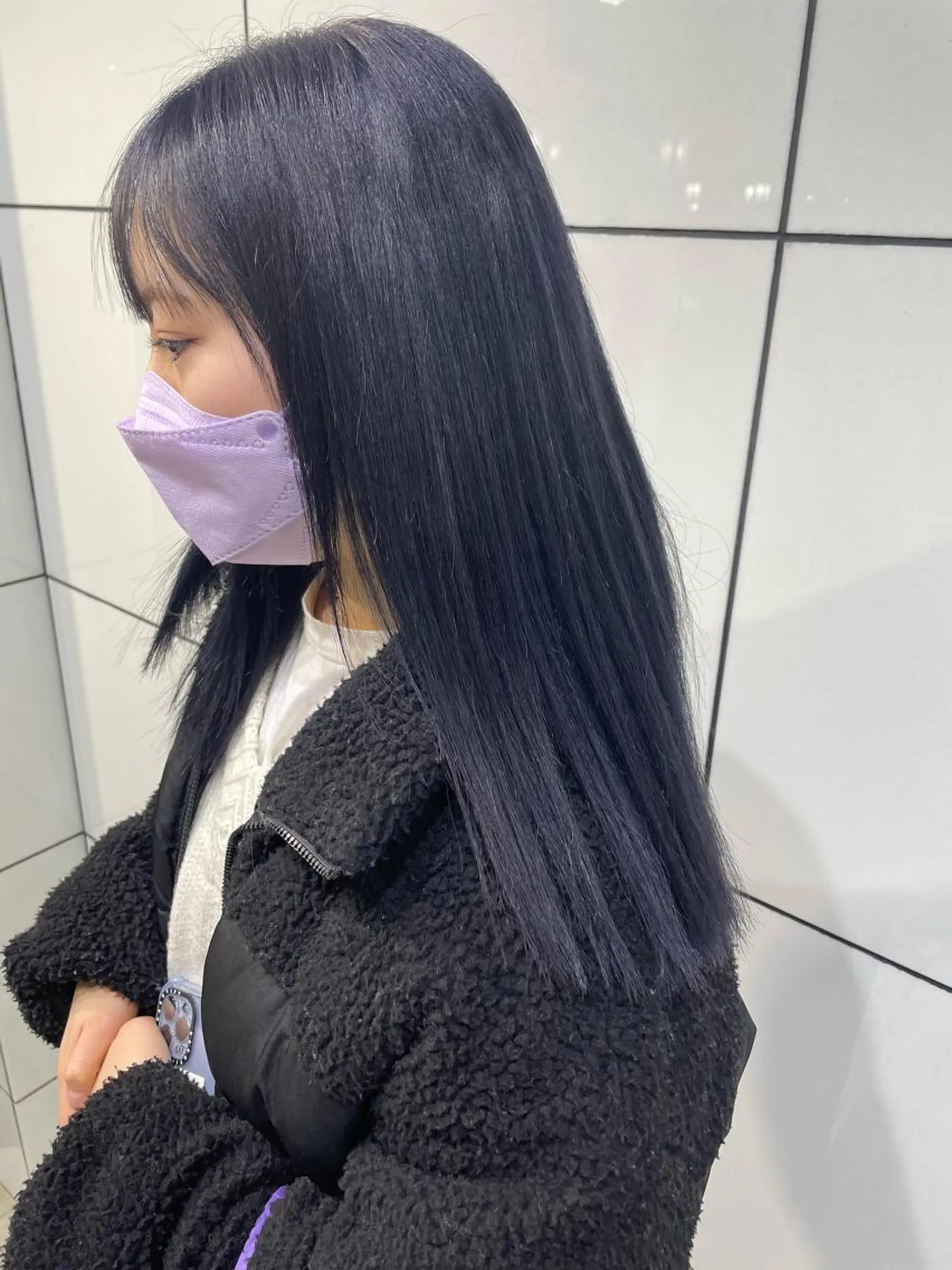 セミロング カラー ブリーチ ネイビーカラー ヘアカラー トリートメント 韓国ヘア🦋 MIYUのヘアスタイル