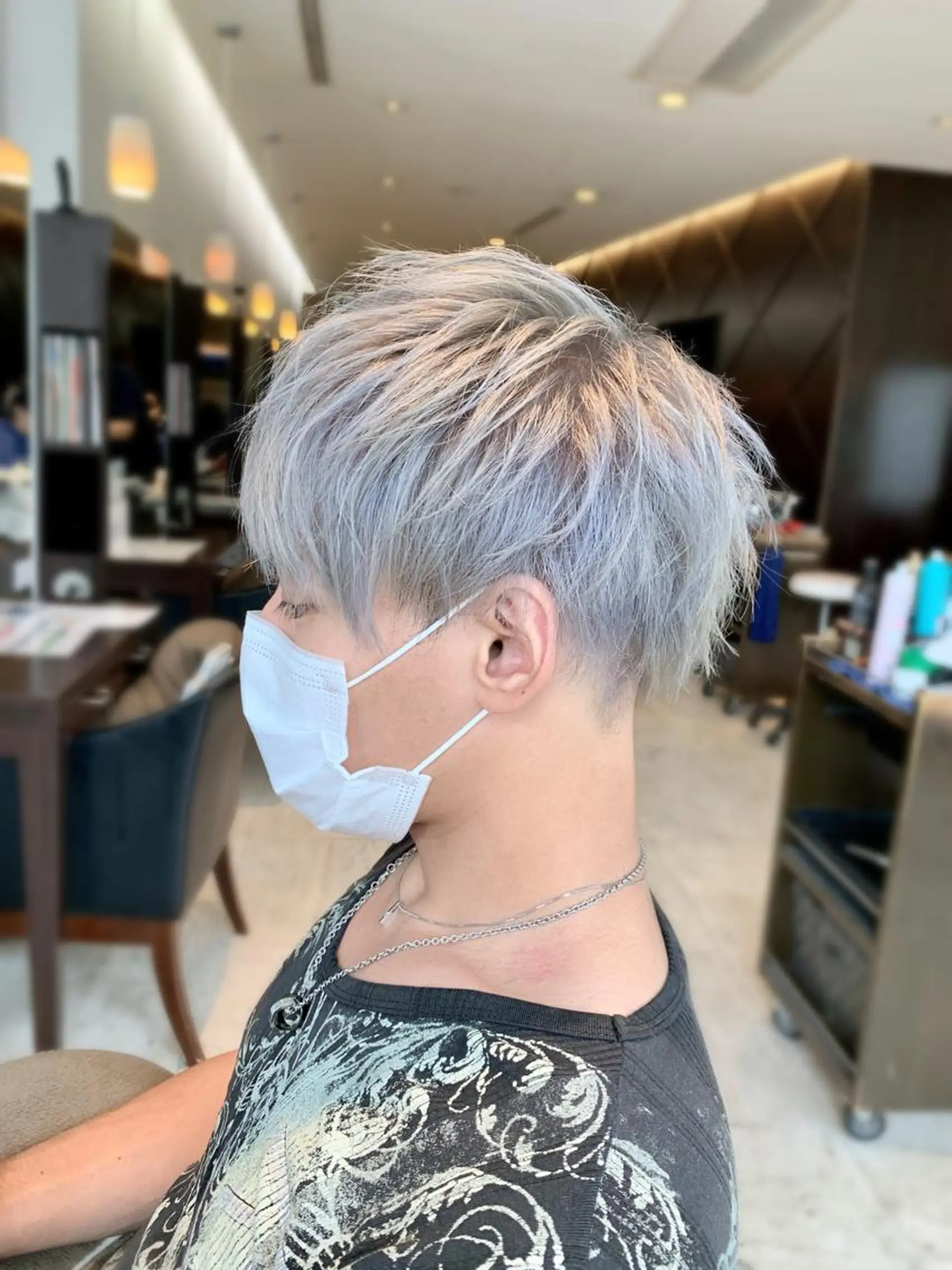カラー メンズ アッシュ シルバー シルバーアッシュ カット ヘアカラー トリートメント メンズ専門　井藤 雅也のヘアスタイル