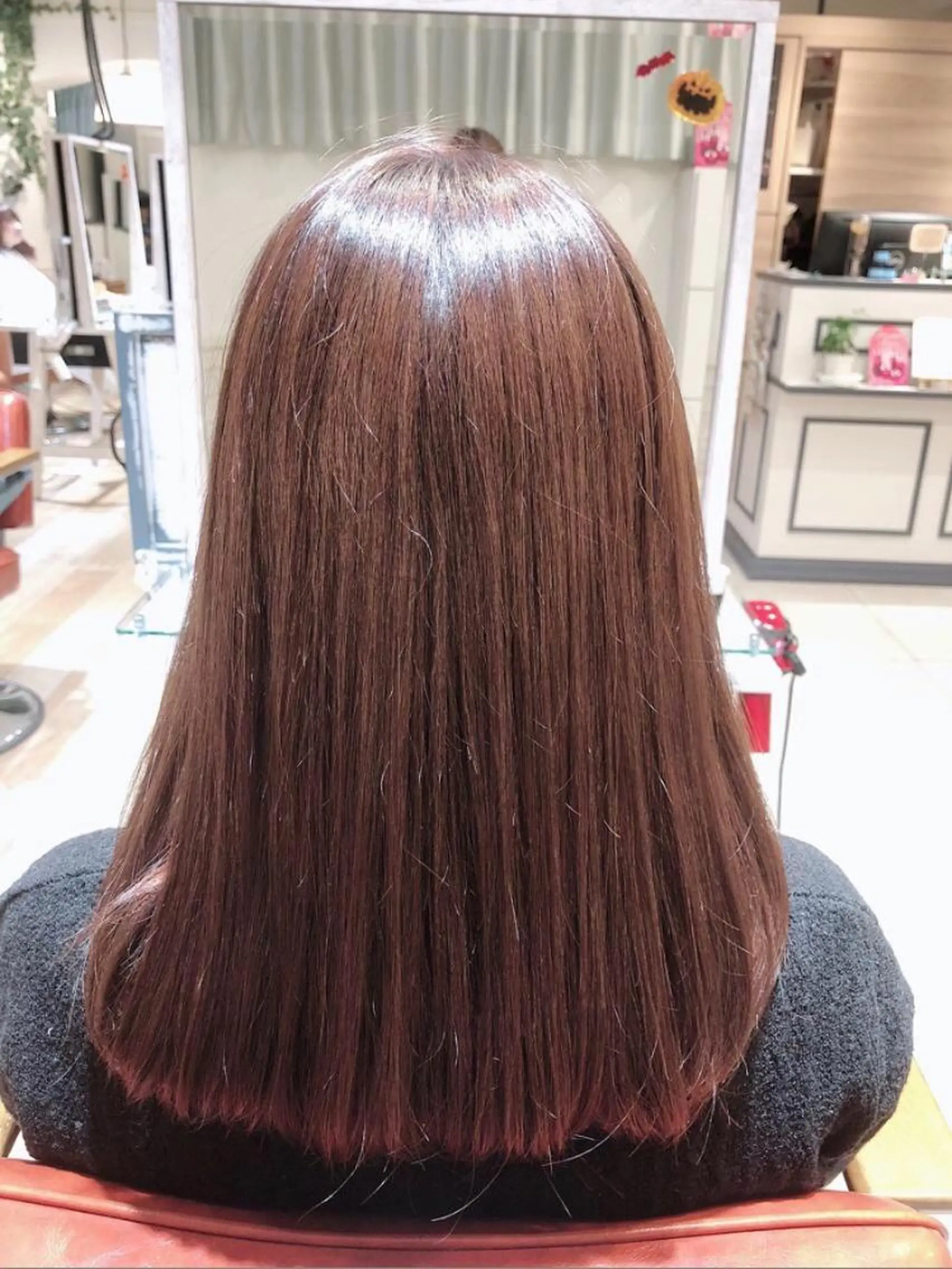 ミディアム カラー ピンクカラー あき えいみのヘアスタイル