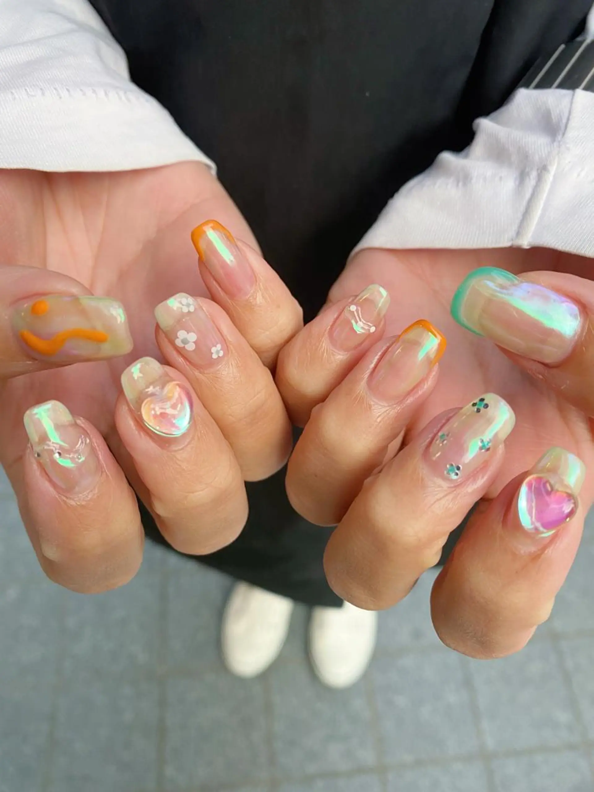 ネイル オーロラネイル ハンドネイル 梶山 美月のネイルデザイン