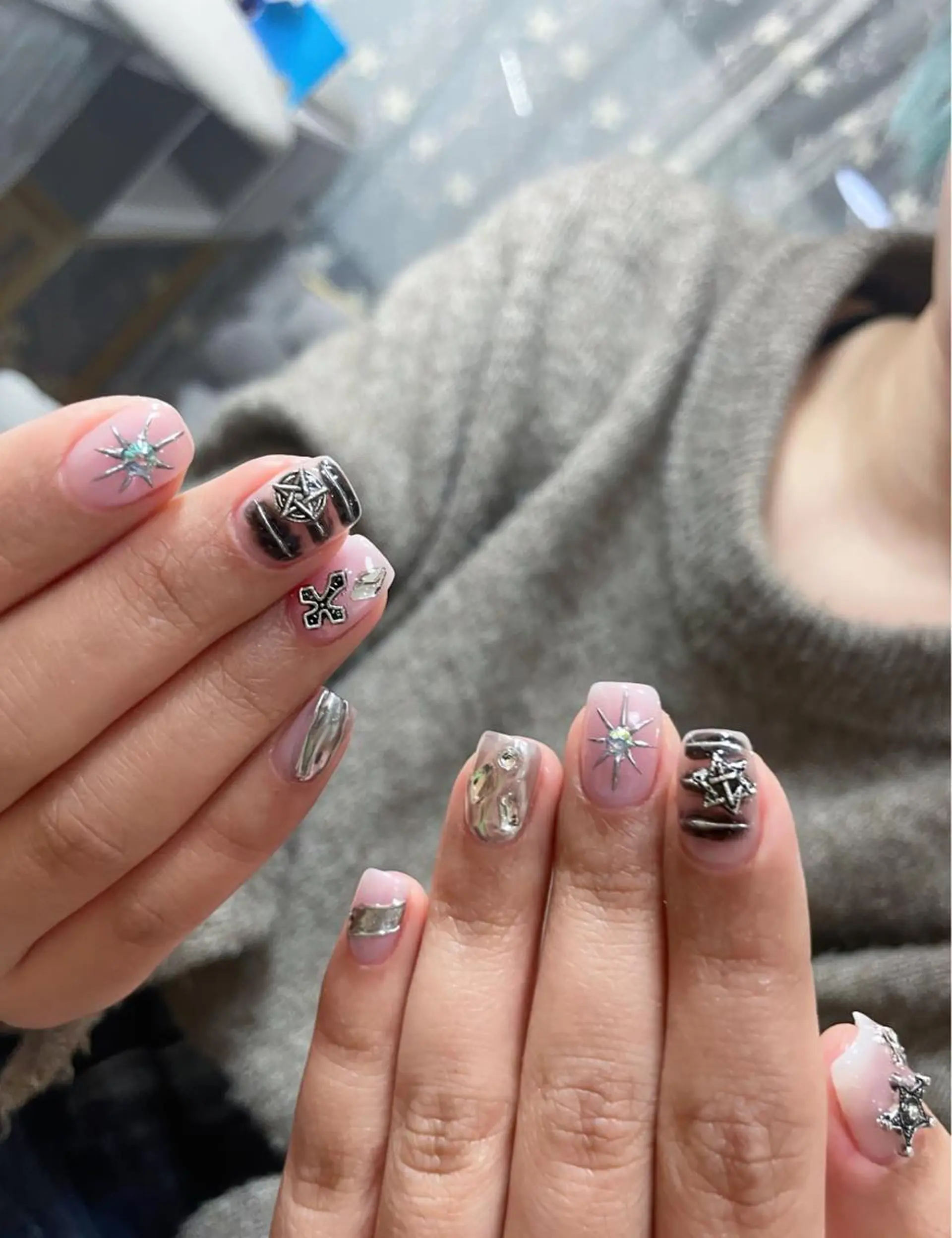 ネイル ハンドネイル AngelChris ビューティーサロンのネイルデザイン