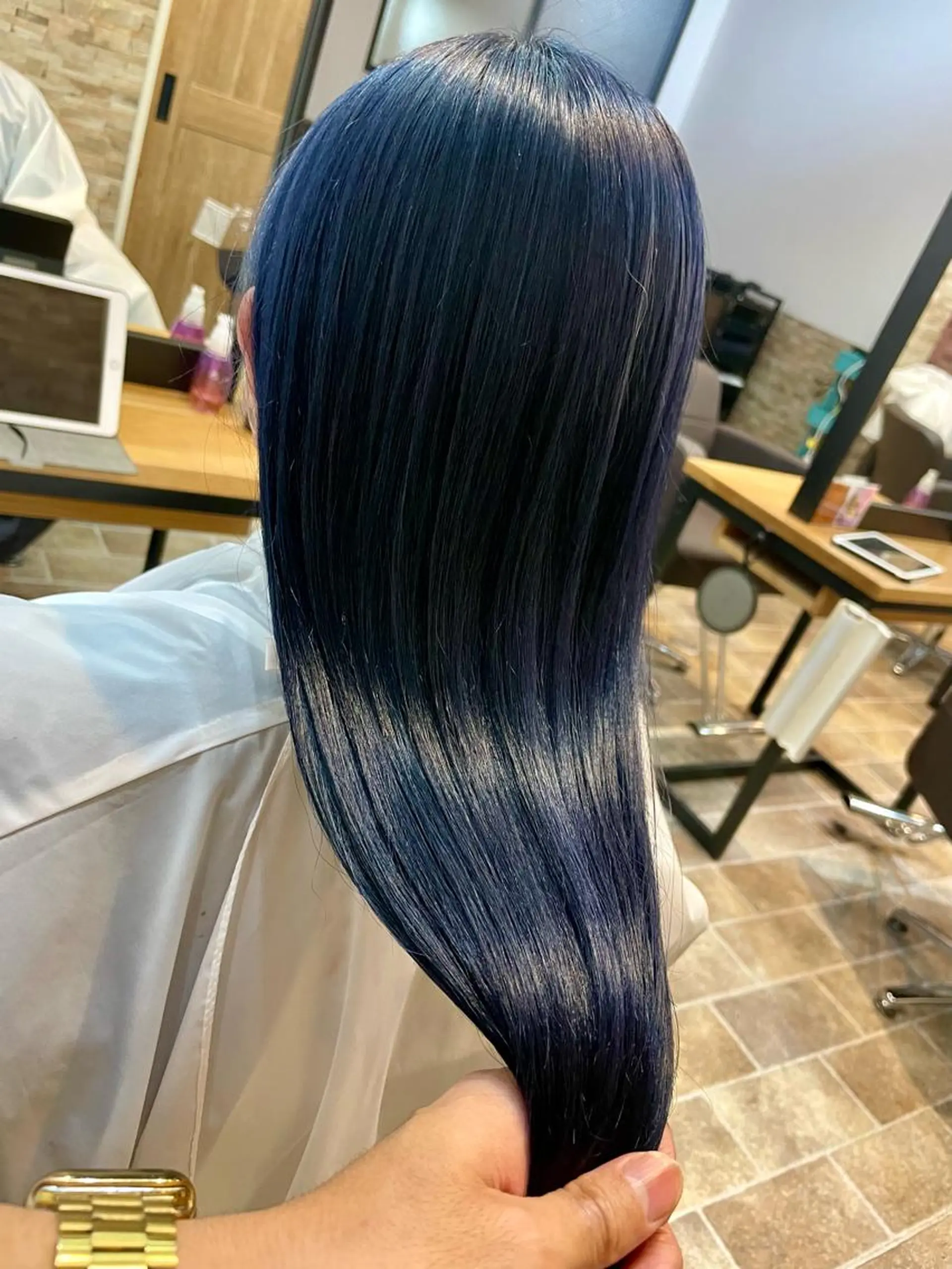 セミロング SALOWIN心斎橋Suite店所属・ブリーチ毛にもできる 縮毛矯正|鷹司郎のヘアスタイル