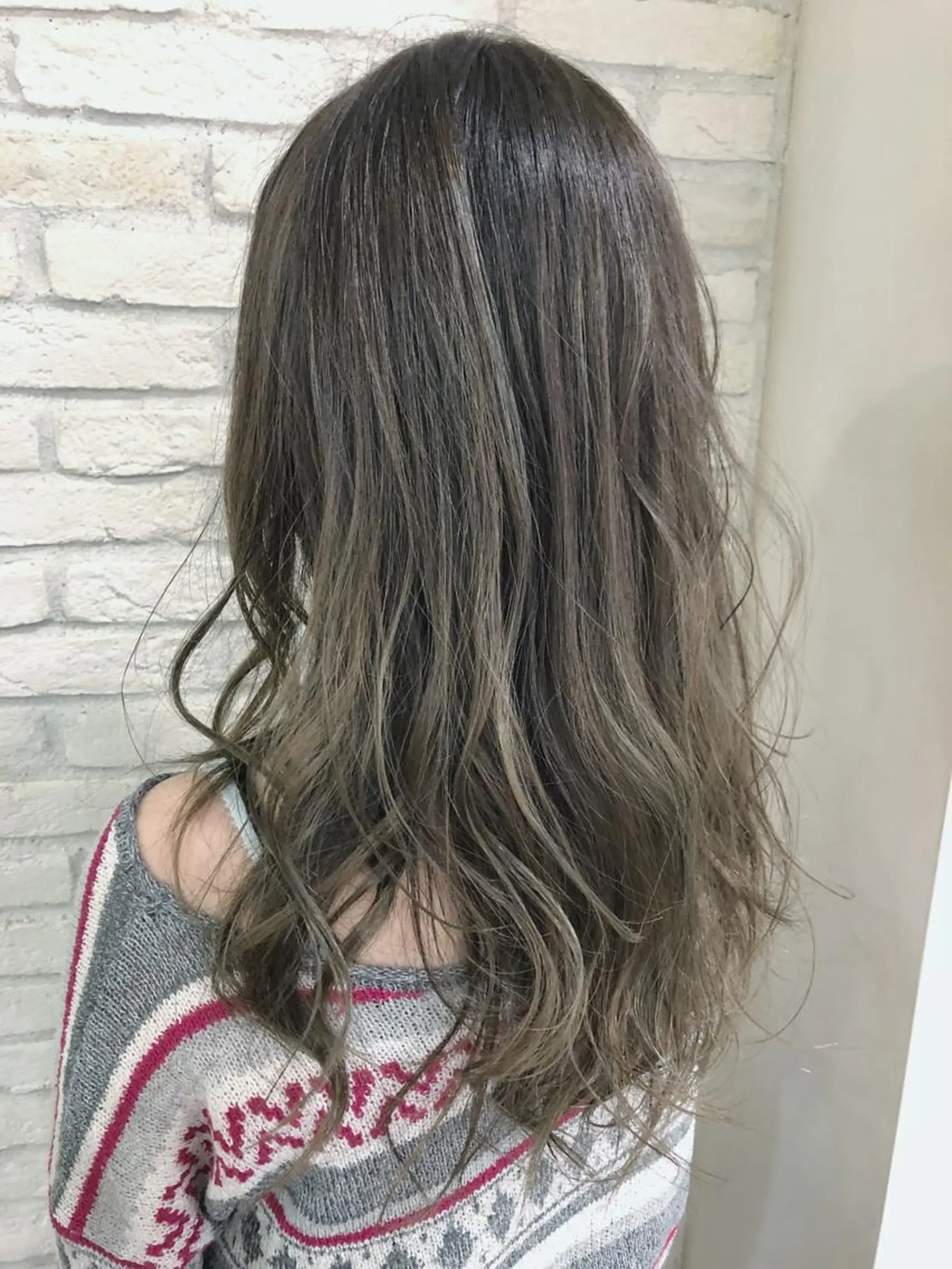 ロング カラー アッシュ ハイライトカラー ハイライト oggi +KENJE所属・大平 美沙のヘアスタイル