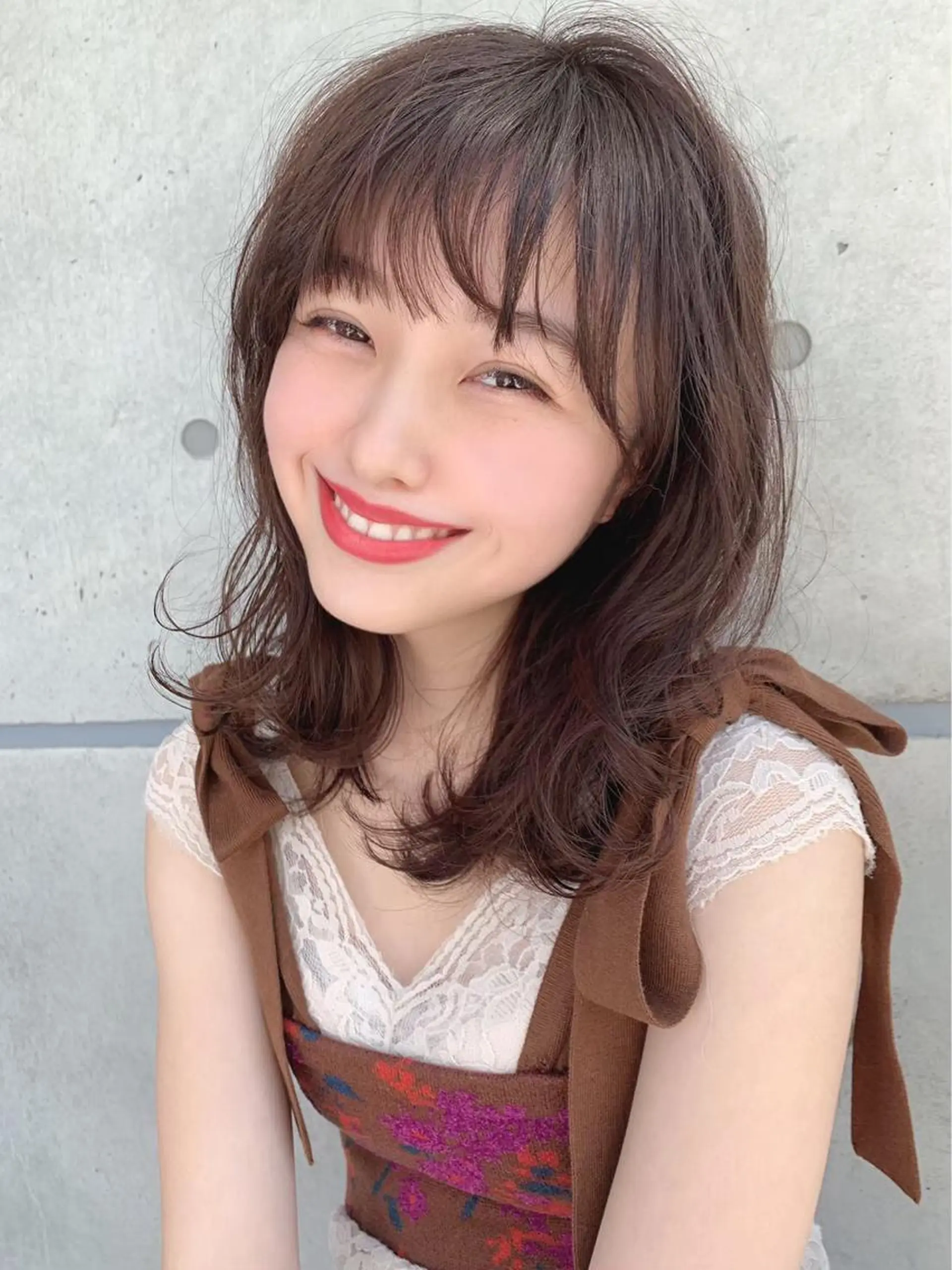 ミディアム カラー 韓国レイヤー 似合わせカラーのヘアスタイル