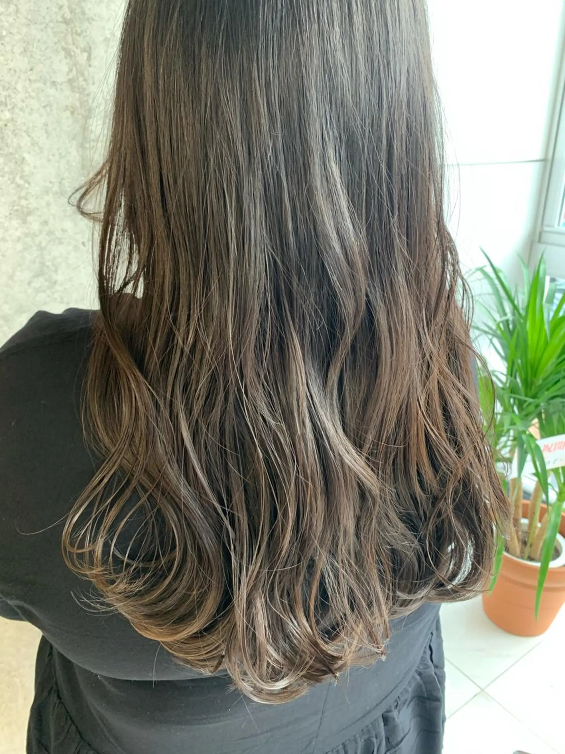 ロング カラー グラデーションカラー FILM hair design所属・梅本 有希のヘアスタイル