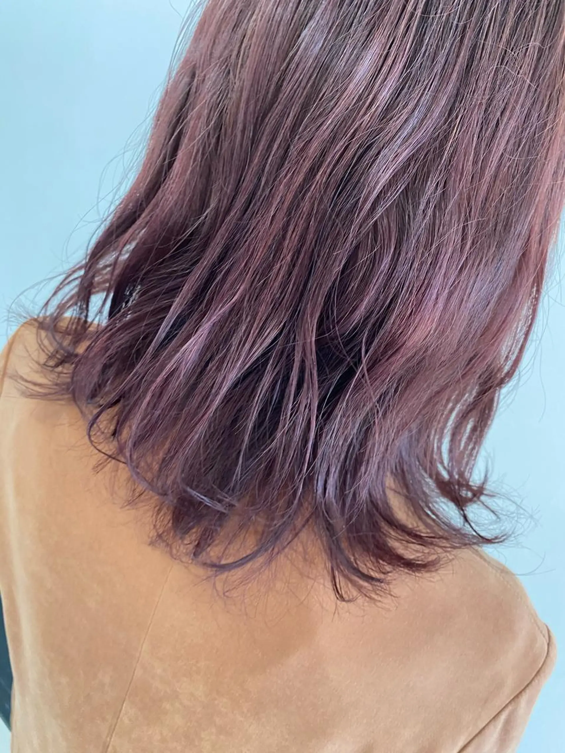 セミロング カラー ブリーチ ブリーチなしカラー パープルカラー ヘアカラー トリートメント KAITOH ATSUSHIのヘアスタイル