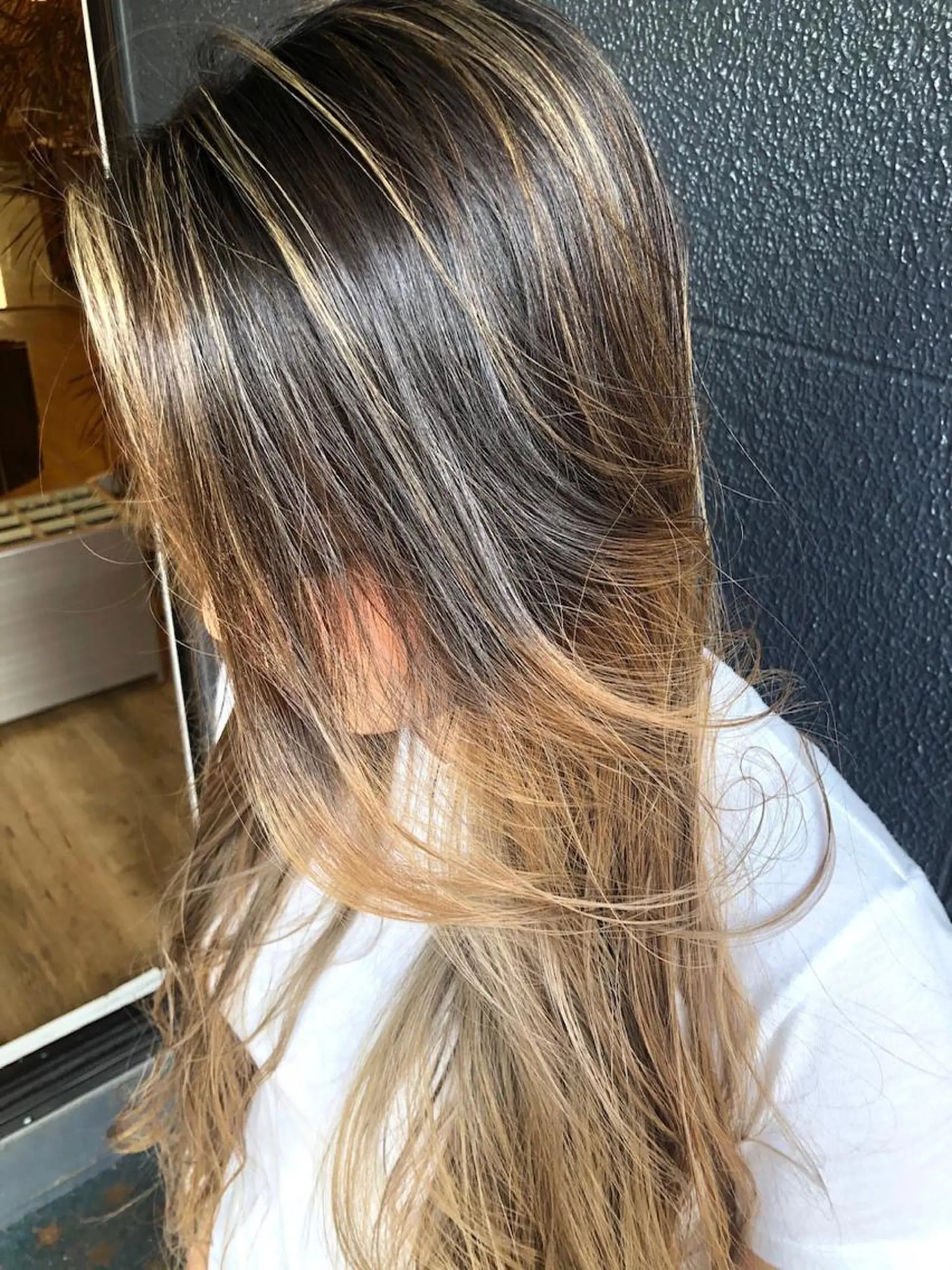 ロング カラー バレイヤージュ レイヤーカット ACRO梅田【アクロ】所属・髪質改善とカラーの人 倉友哉のヘアスタイル