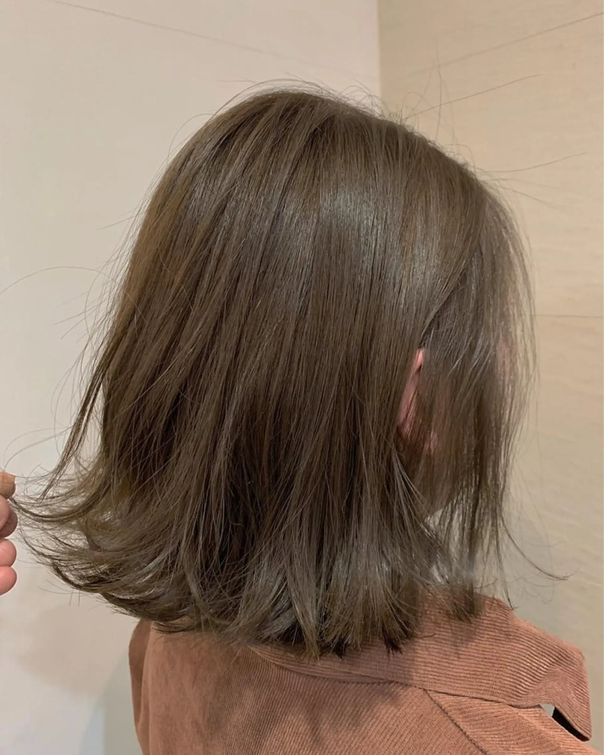 ショート カラー ベージュカラー ミント ミントベージュ ボブ 外ハネヘア ボブ、ミディアム得意 🤍Emmy🤍のヘアスタイル