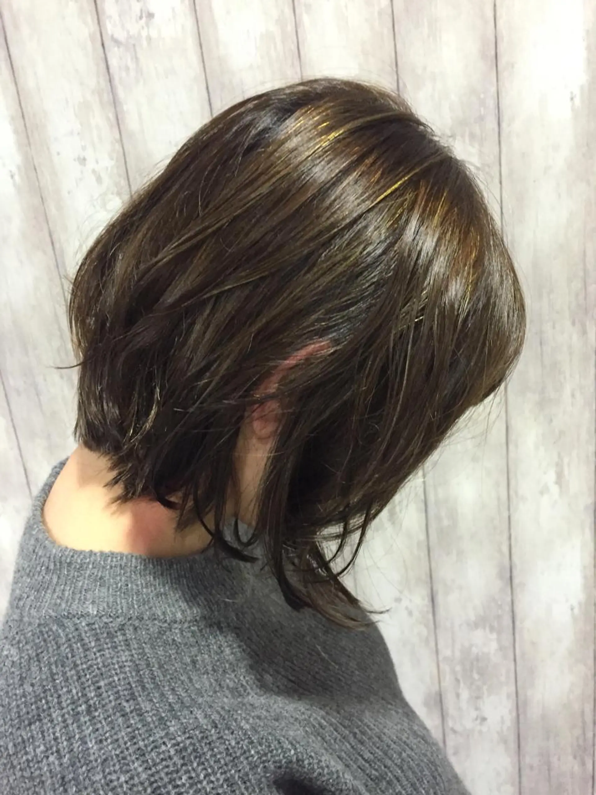 ミディアム カラー パーマ ヘアアレンジ 切りっぱなしボブ ハイライトカラー イルミナカラー ボブ ハイライト 韓国ヘア✨グレージュ カラーasamiのヘアスタイル