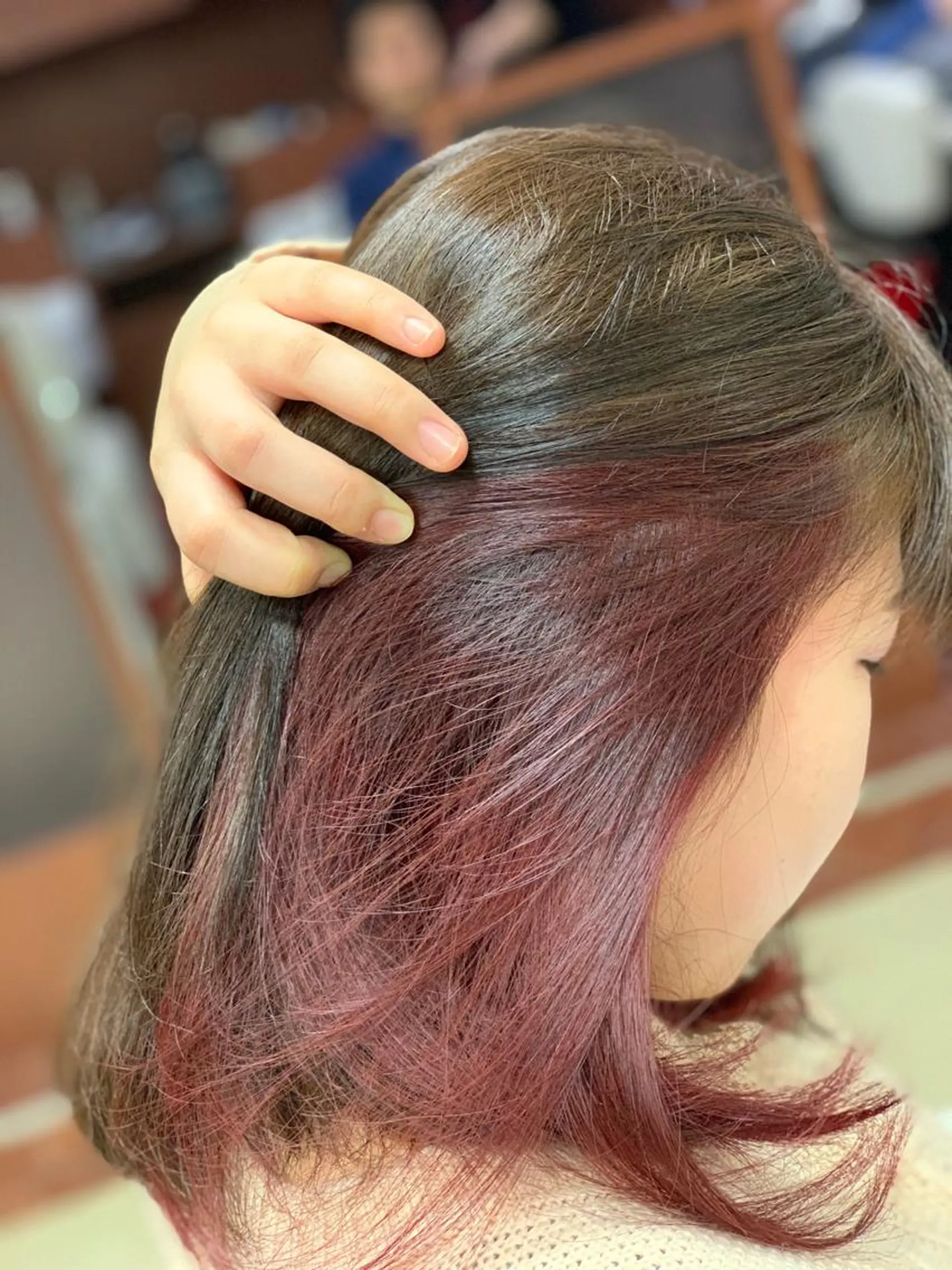 ミディアム カラー 飯田 真澄のヘアスタイル