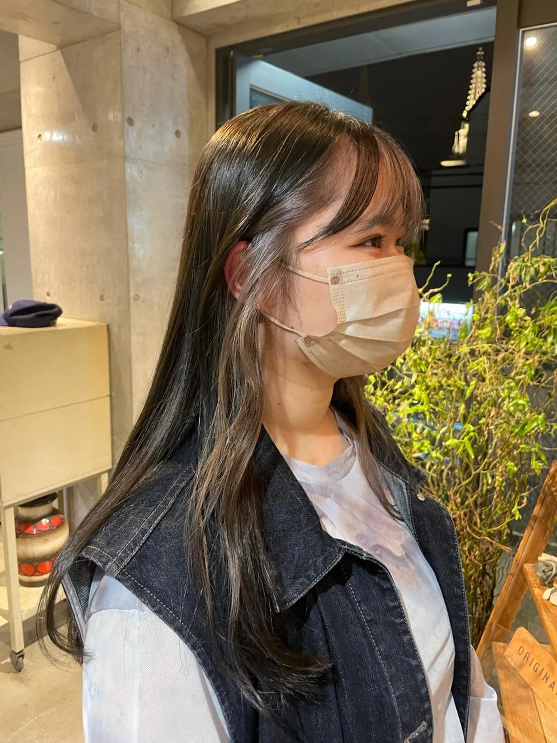 カラー maina/透明感 ベージュ/ブラウンのヘアスタイル