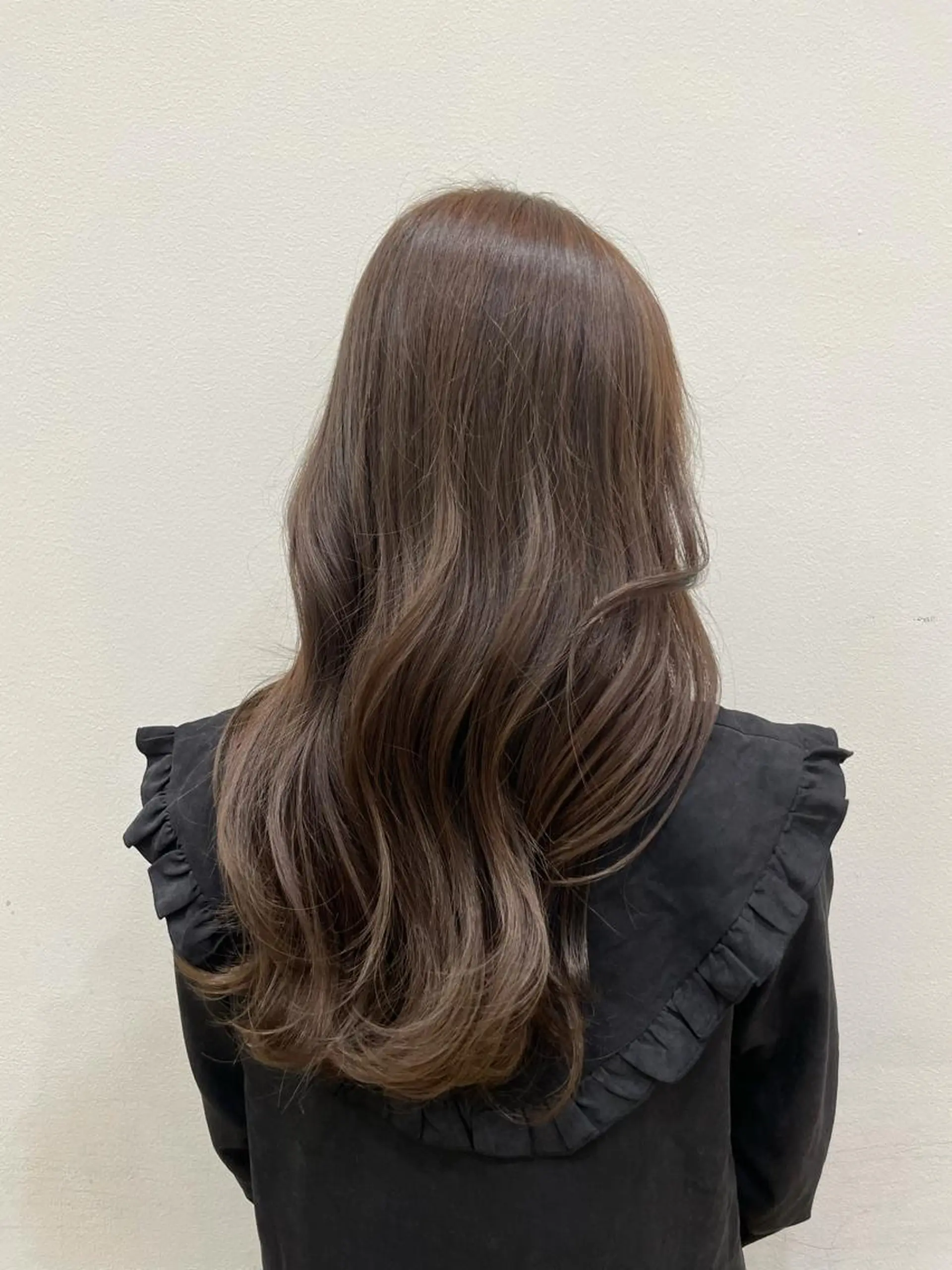 ロング カラー ガレリアオリジン所属・浅井 ひかるのヘアスタイル