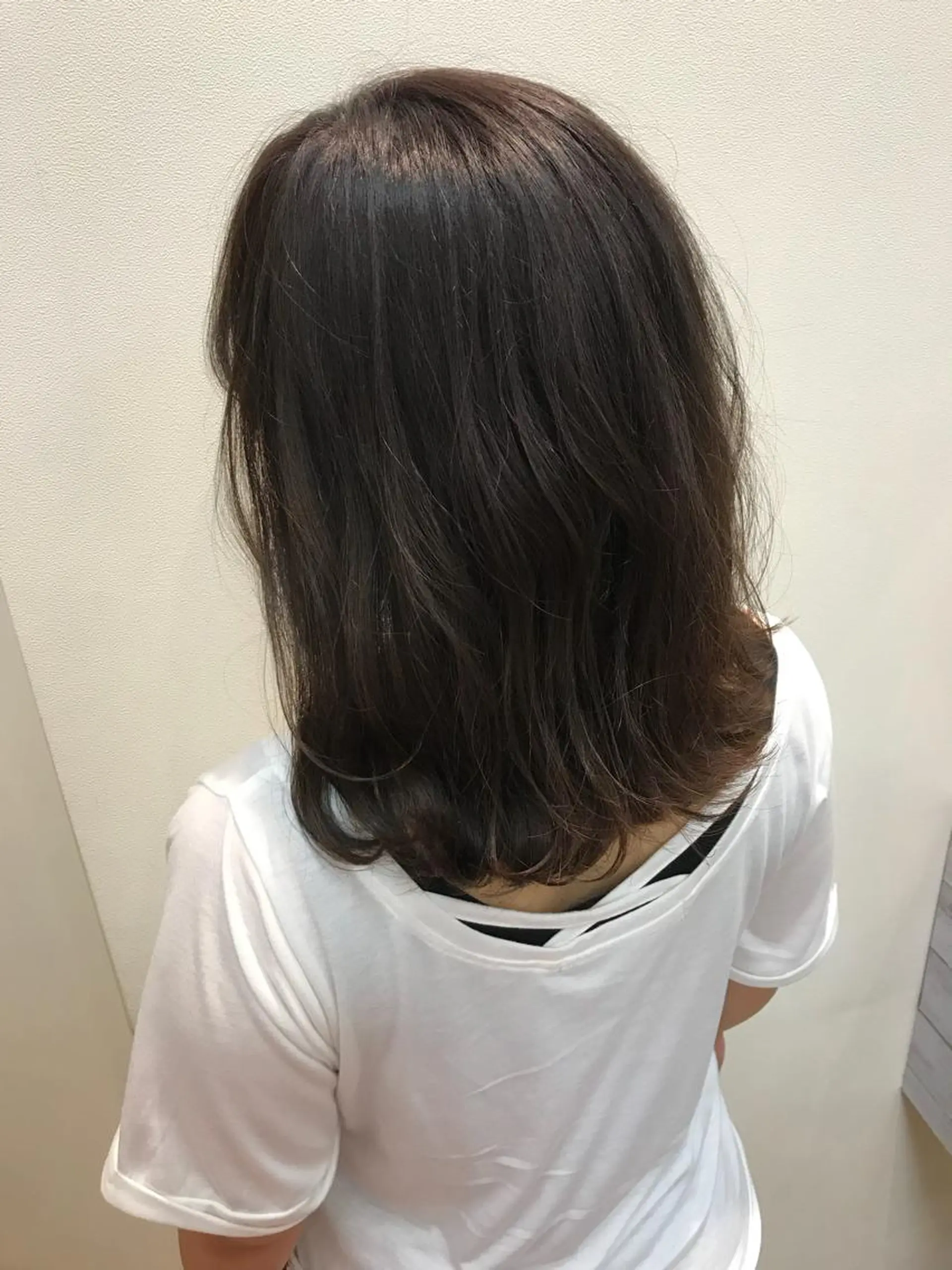 ショート カラー 透明感カラー カット ヘアカラー トリートメント 髪質改善ｶﾗｰ ｹｱﾌﾞﾘｰﾁ/ﾀﾑのヘアスタイル