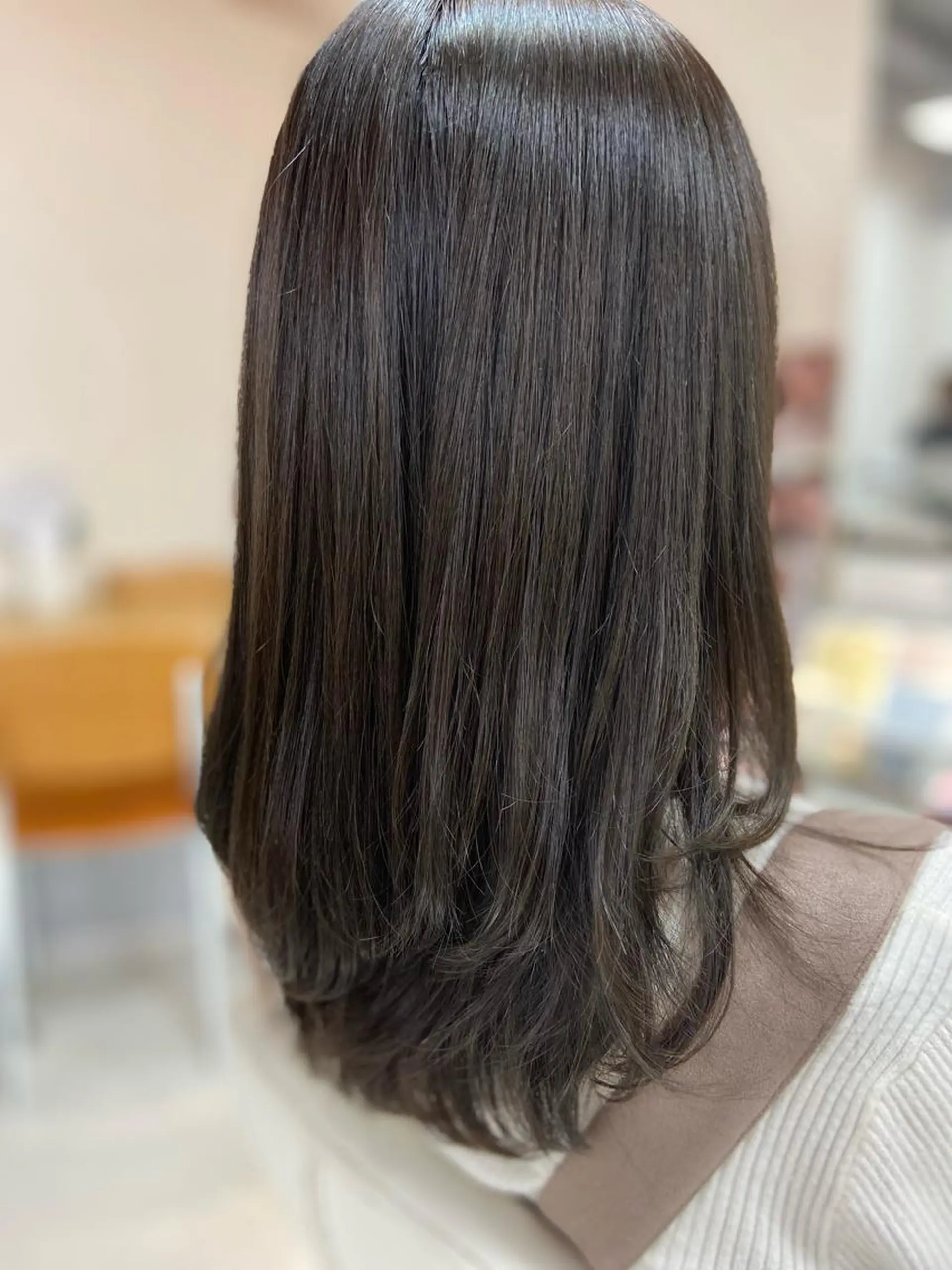 ロング カラー グレージュ レイヤーカット カット ヘアカラー トリートメント 菊地 美憂のヘアスタイル