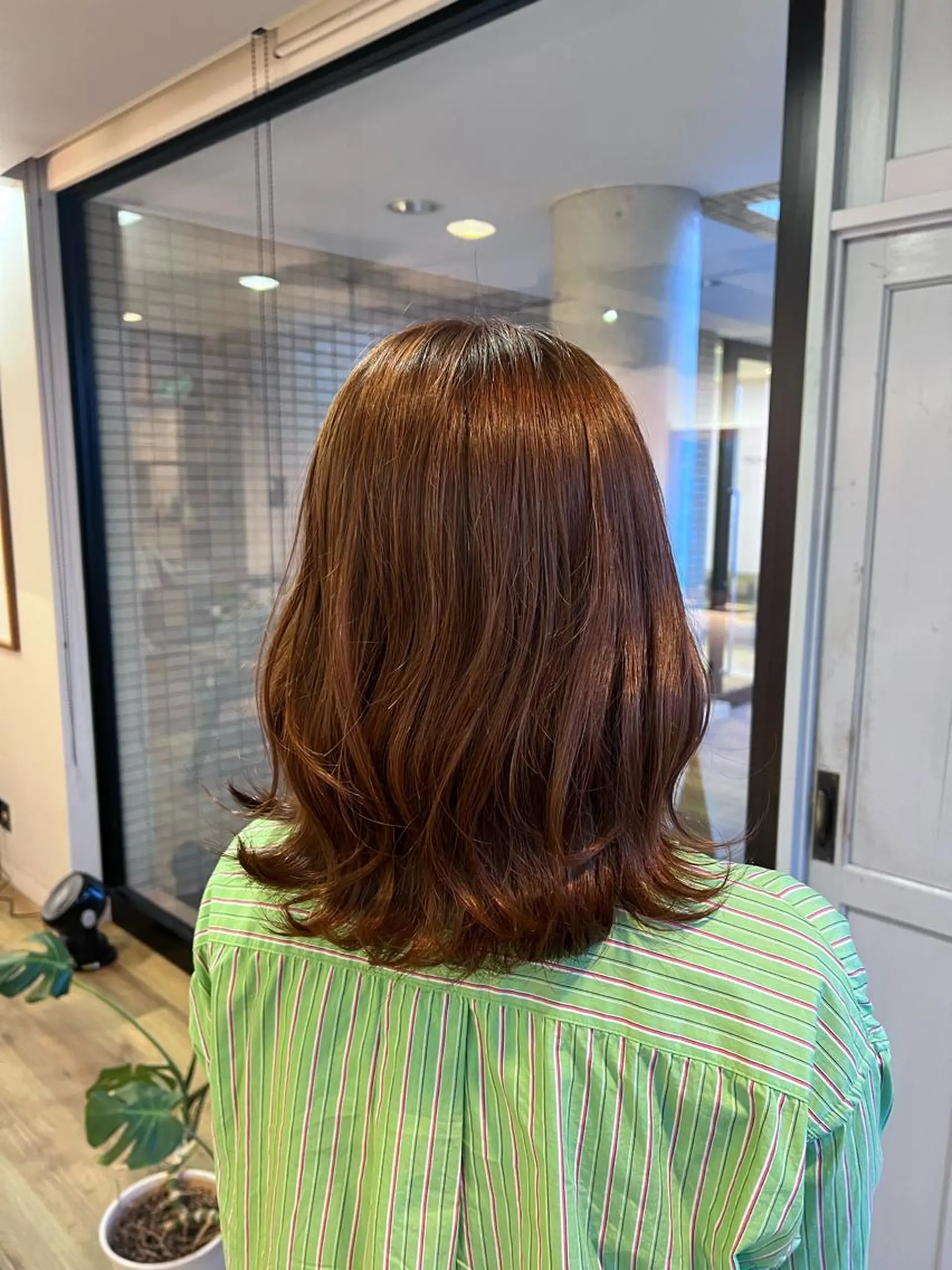 セミロング カラー ベージュカラー オレンジ オレンジベージュ ヘアカラー トリートメント ツキダテ ユイのヘアスタイル