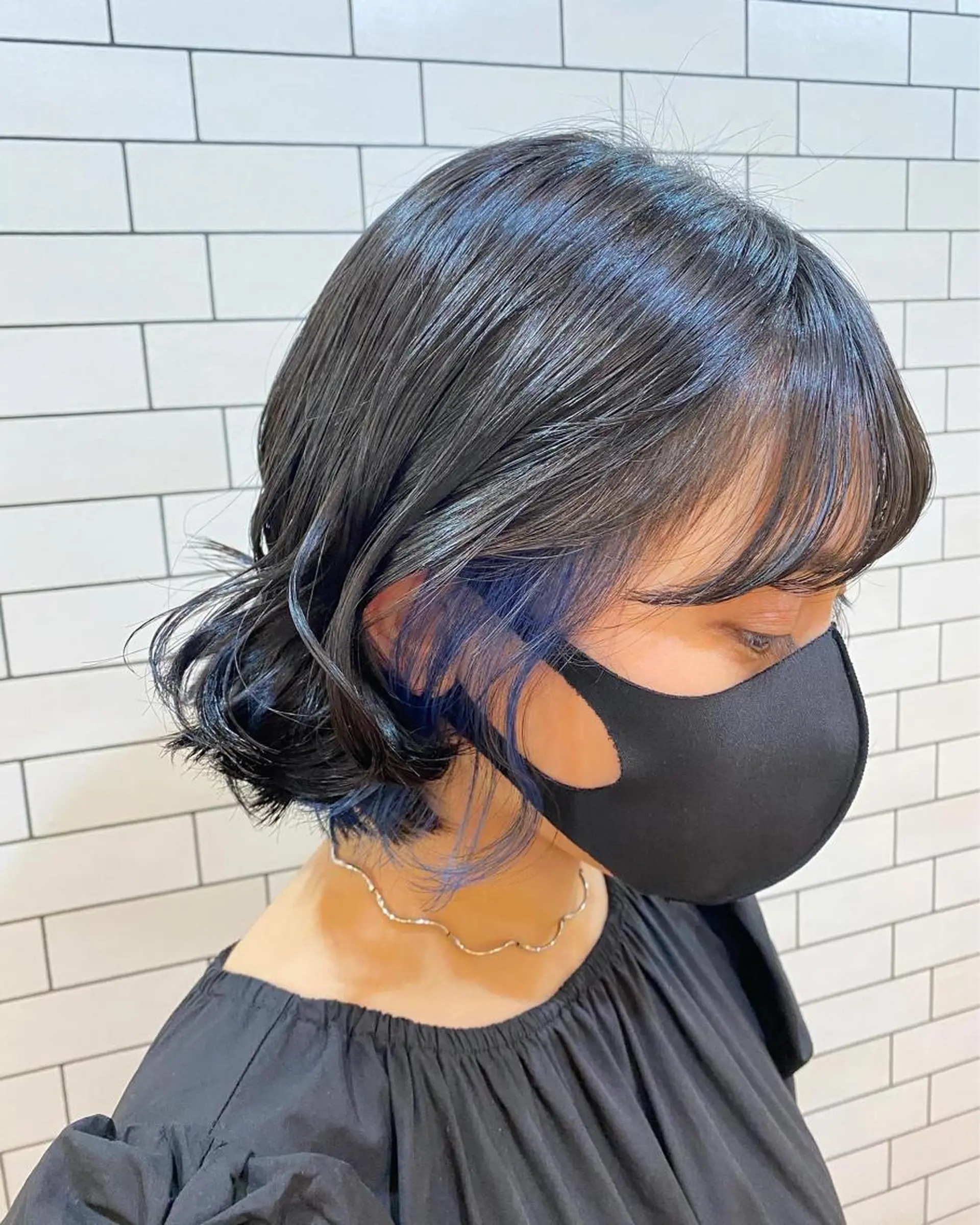 ショート カラー ブリーチ ブルーカラー カット ヘアカラー トリートメント オーストヘアージジ所属・TAI透明カラー 柔らかい縮毛矯正のヘアスタイル