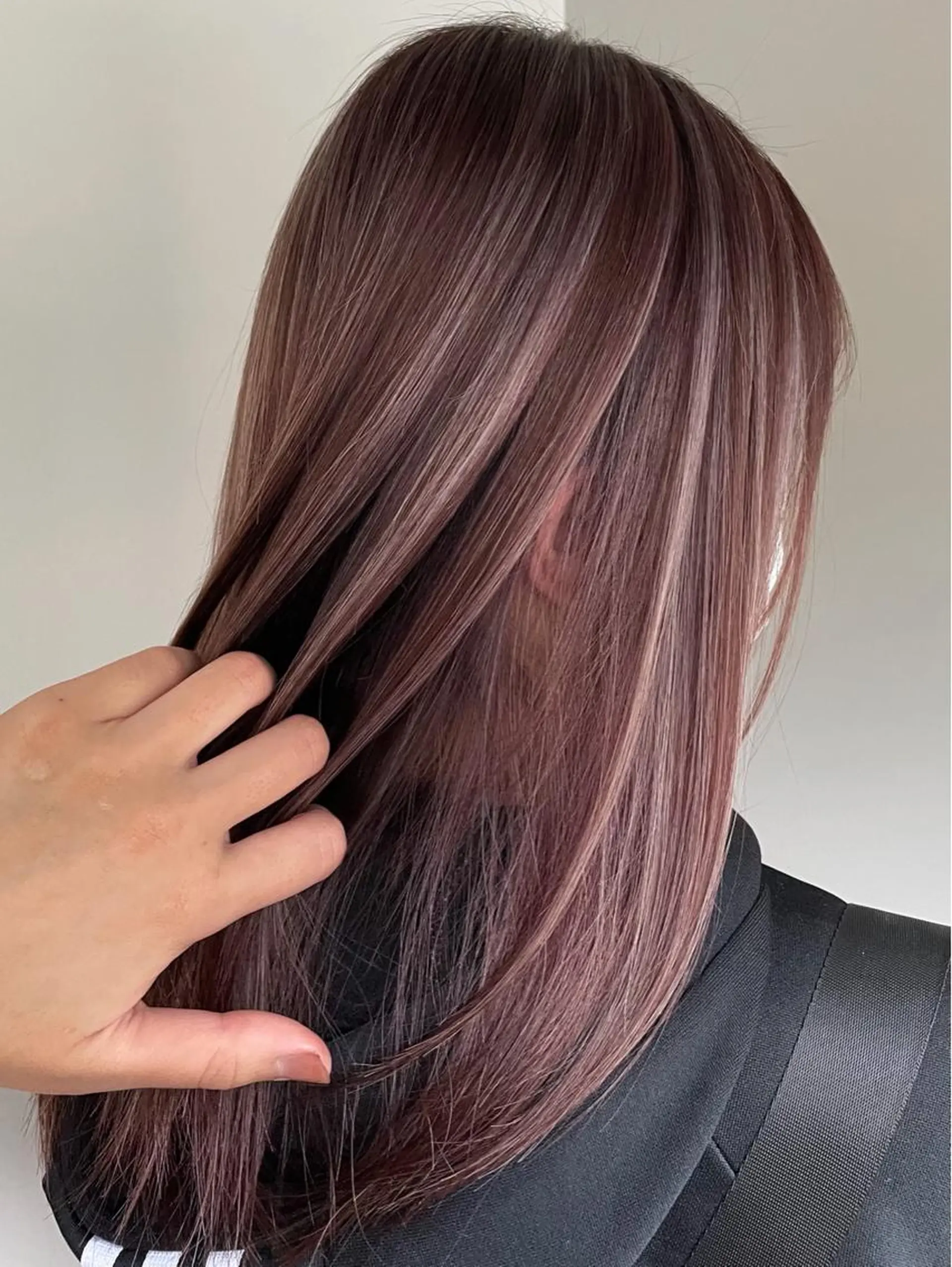 ロング カラー バレイヤージュ ベージュカラー ブリーチ ブラウンカラー デザインカラー 瀬原 千夏のヘアスタイル