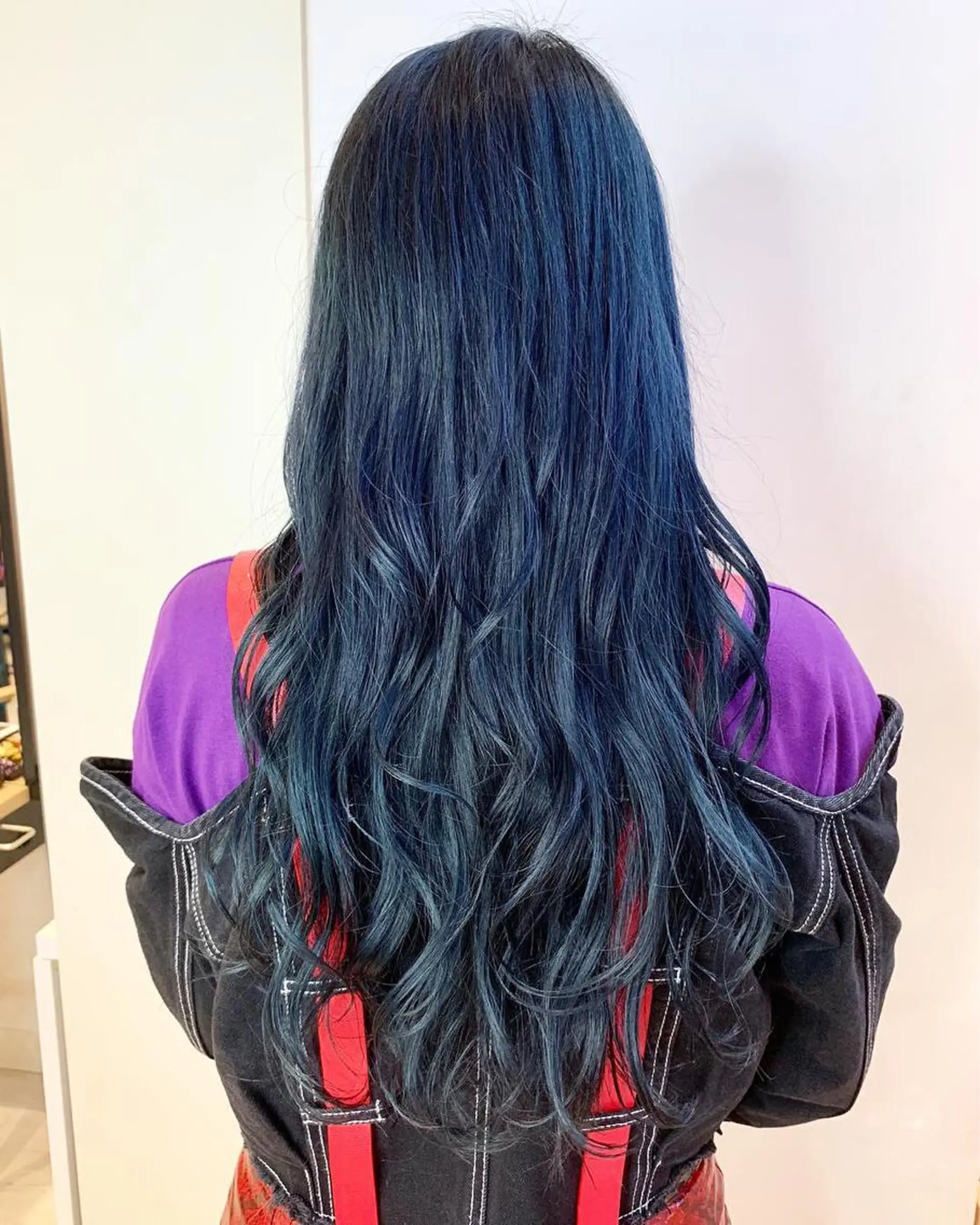 ロング カラー ブリーチ ブルーカラー ケアブリーチ ネイビーカラー カット ヘアカラー トリートメント Le'a渋谷所属・インナーエクステ渋谷 🦋KAJIのヘアスタイル