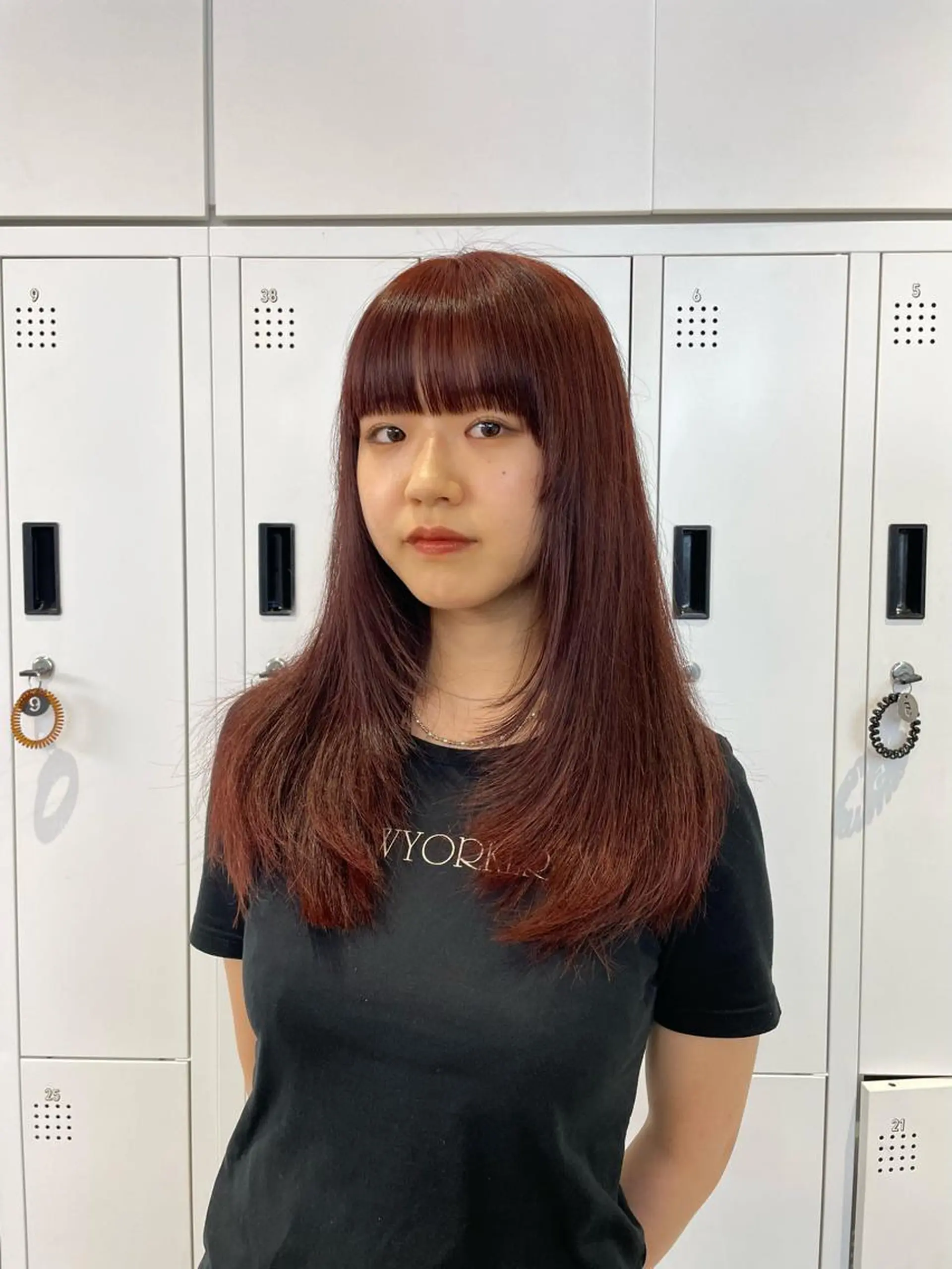 ロング カラー レッドカラー カット ヘアカラー 🌟暖色系ハイトーン 🌟AIのヘアスタイル