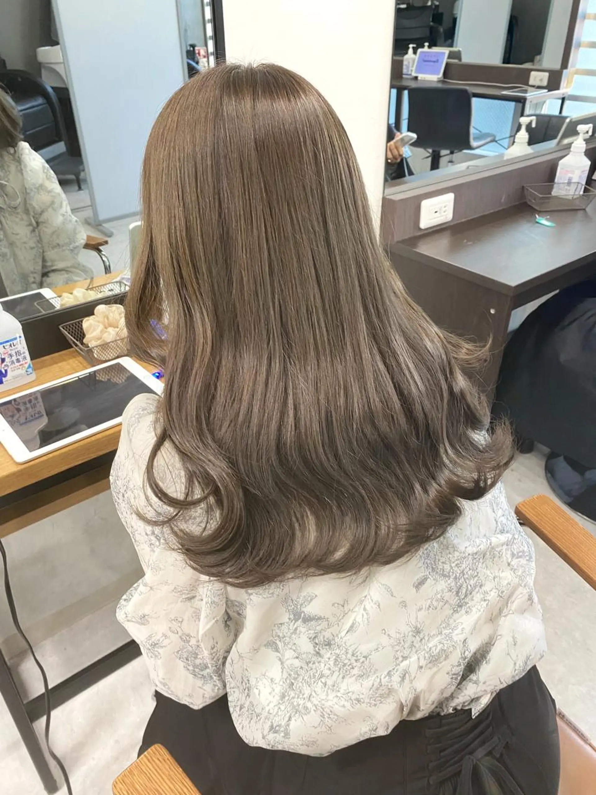 セミロング カラー ヘアアレンジ ブリーチ ケアブリーチ ダブルカラー ハイライトカラー イルミナカラー ヘアカラー トリートメント ヘアセット 🌷FUKA🌷 まろやかハイトーンのヘアスタイル