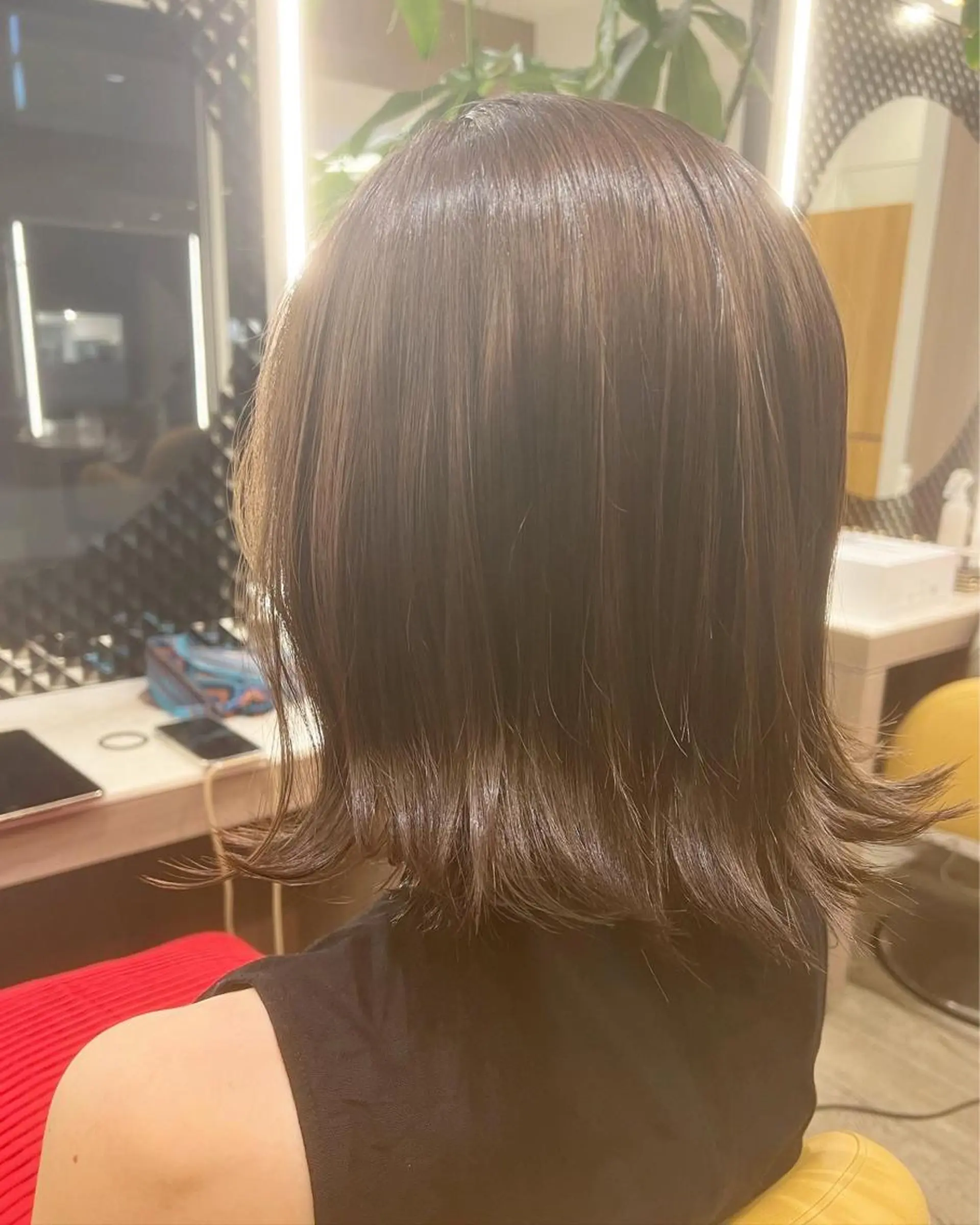 ミディアム カラー ボブ 外ハネヘア カット ヘアカラー トリートメント Soleria所属・艶髪/酸性ストレート 根本零のヘアスタイル