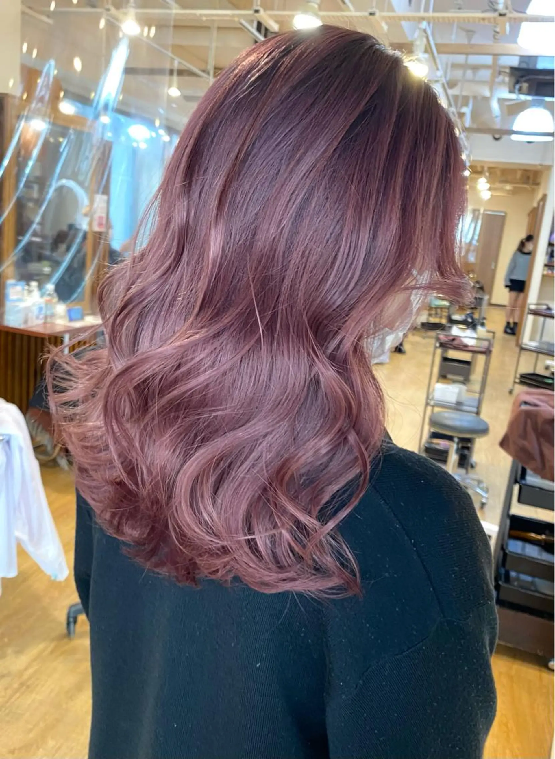 セミロング カラー 白髪ぼかし バレイヤージュ志鎌のヘアスタイル