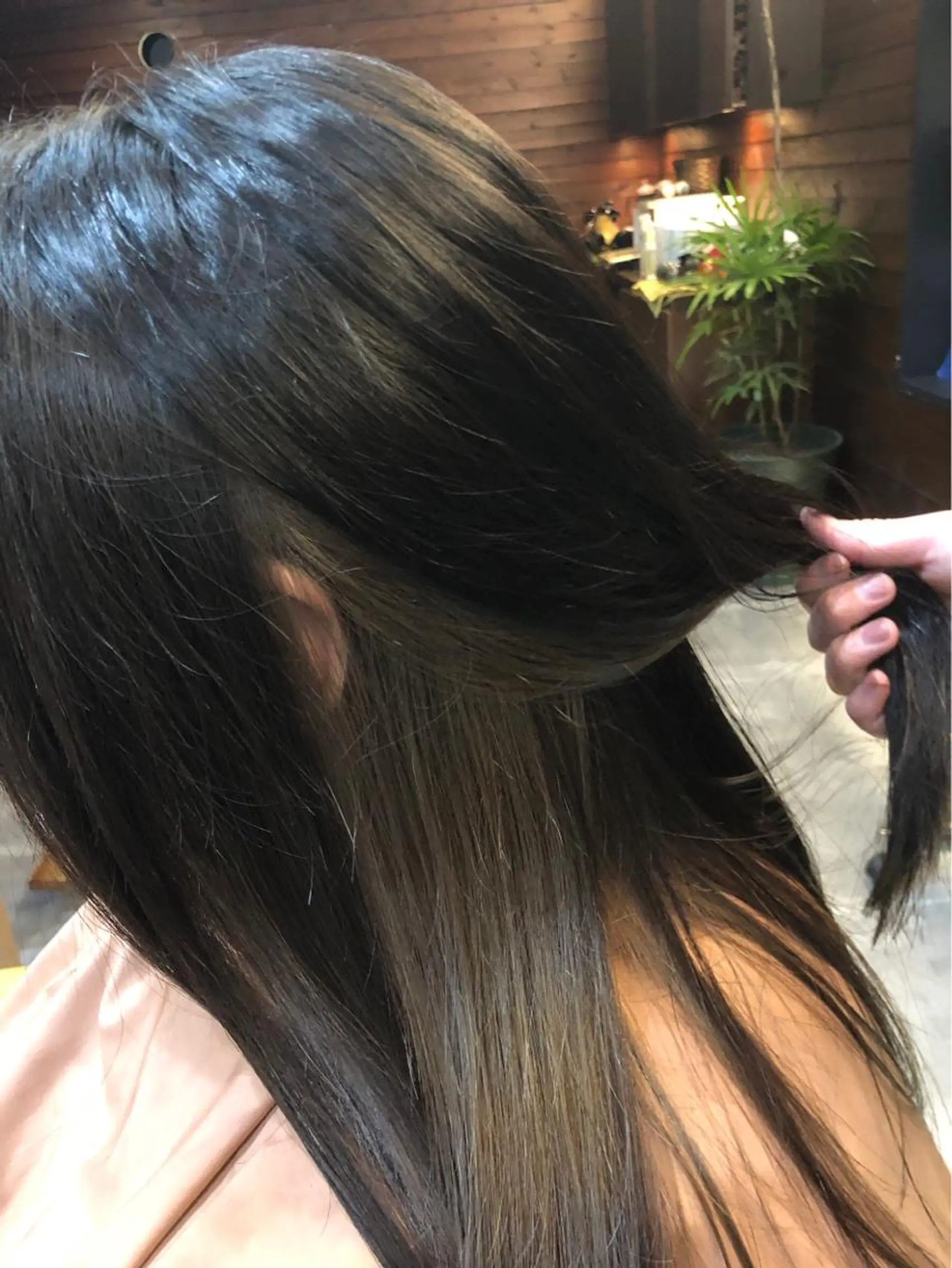 ロング 大内 郁のヘアスタイル