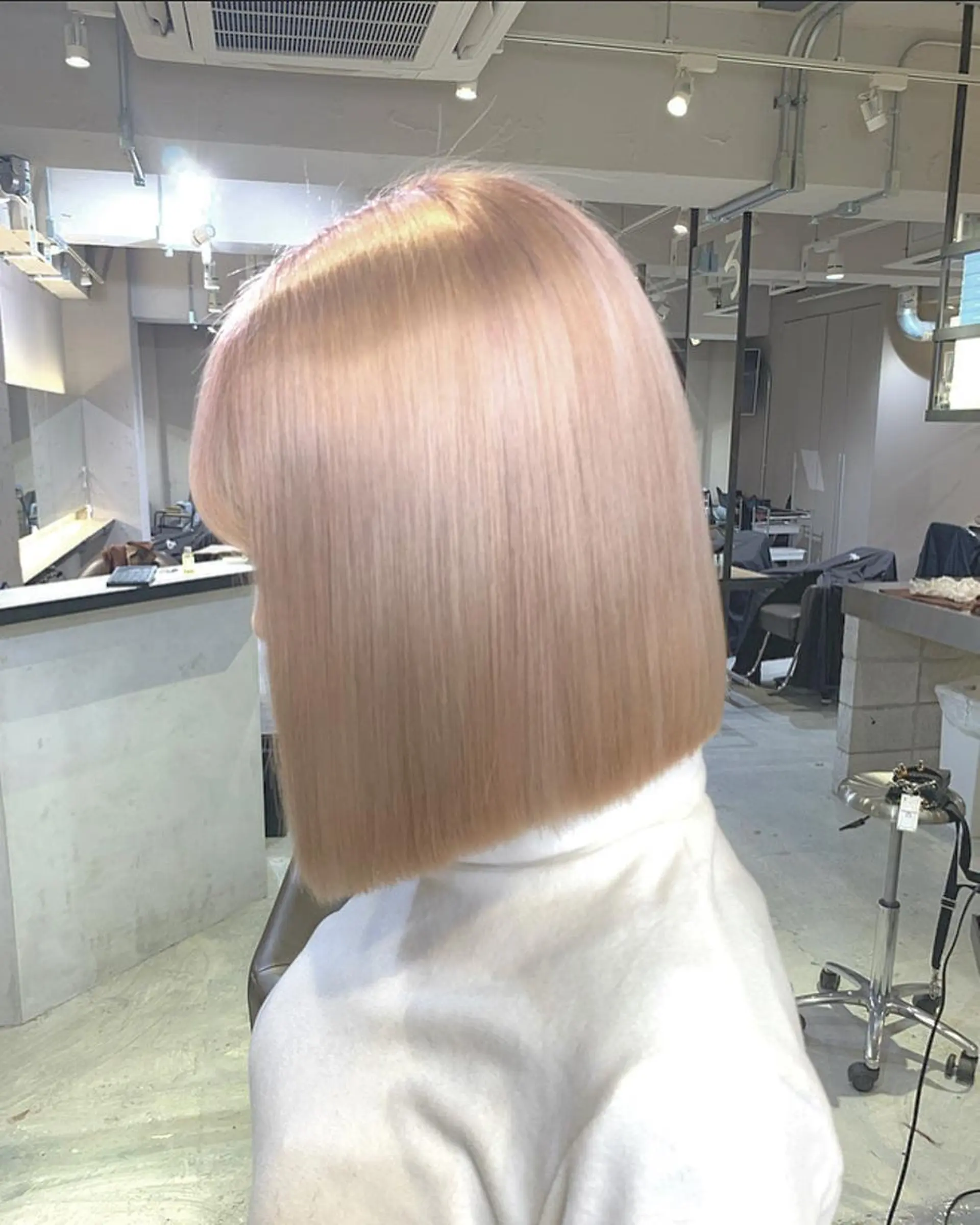 ショート カラー ブリーチ ブロンド ハイトーンカラー ボブ 似合わせカット 全国No.1歴あり HINATA🥇のヘアスタイル