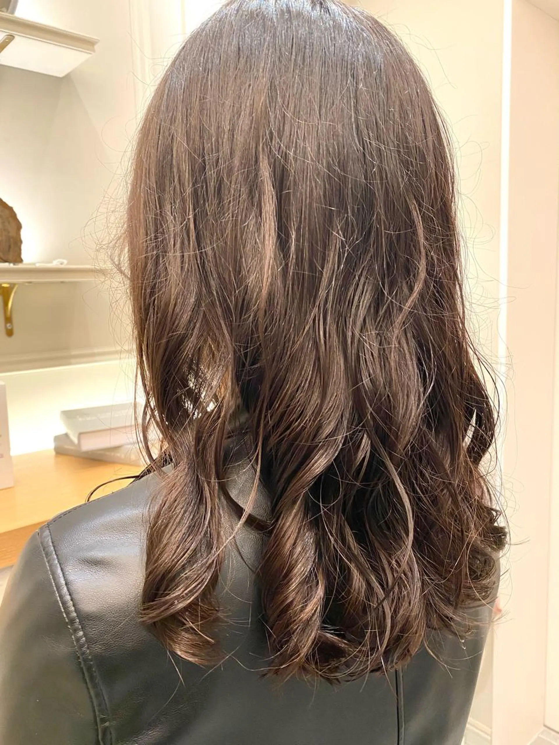 ミディアム パーマ グレージュ/透明感/ 韓国ヘア/RISAのヘアスタイル