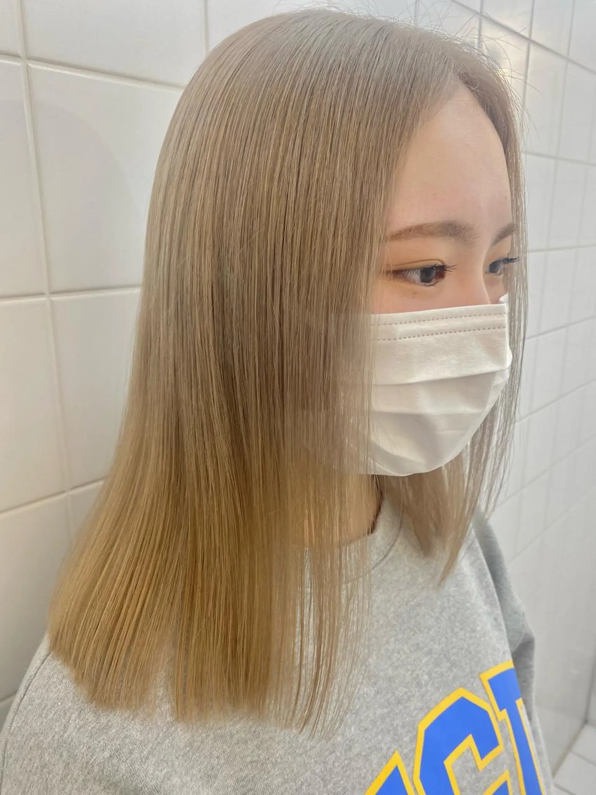 セミロング aoi ♡グレージュ ・ベージュカラーのヘアスタイル