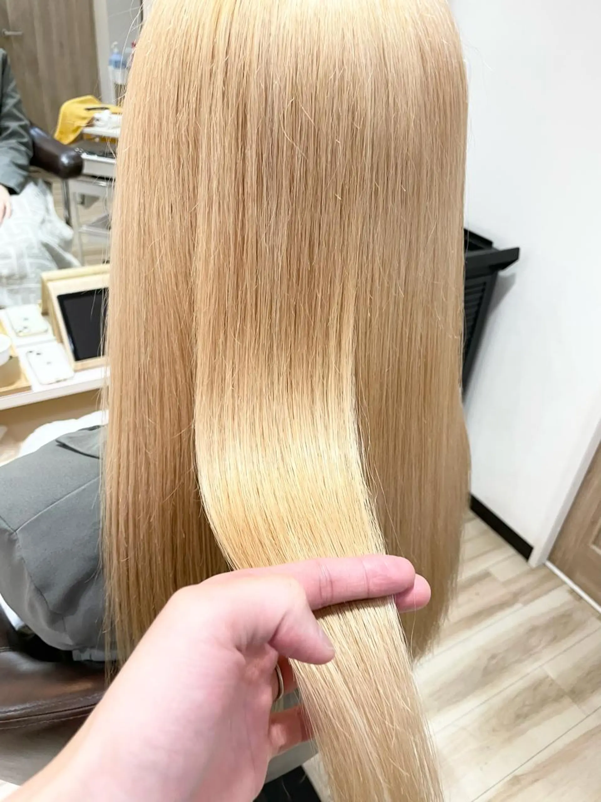 ロング カラー ベージュカラー ブリーチ ブロンド ケアブリーチ ハイトーンカラー 🌈派手髪ハイトーン 🌈鈴木亮太🌈のヘアスタイル