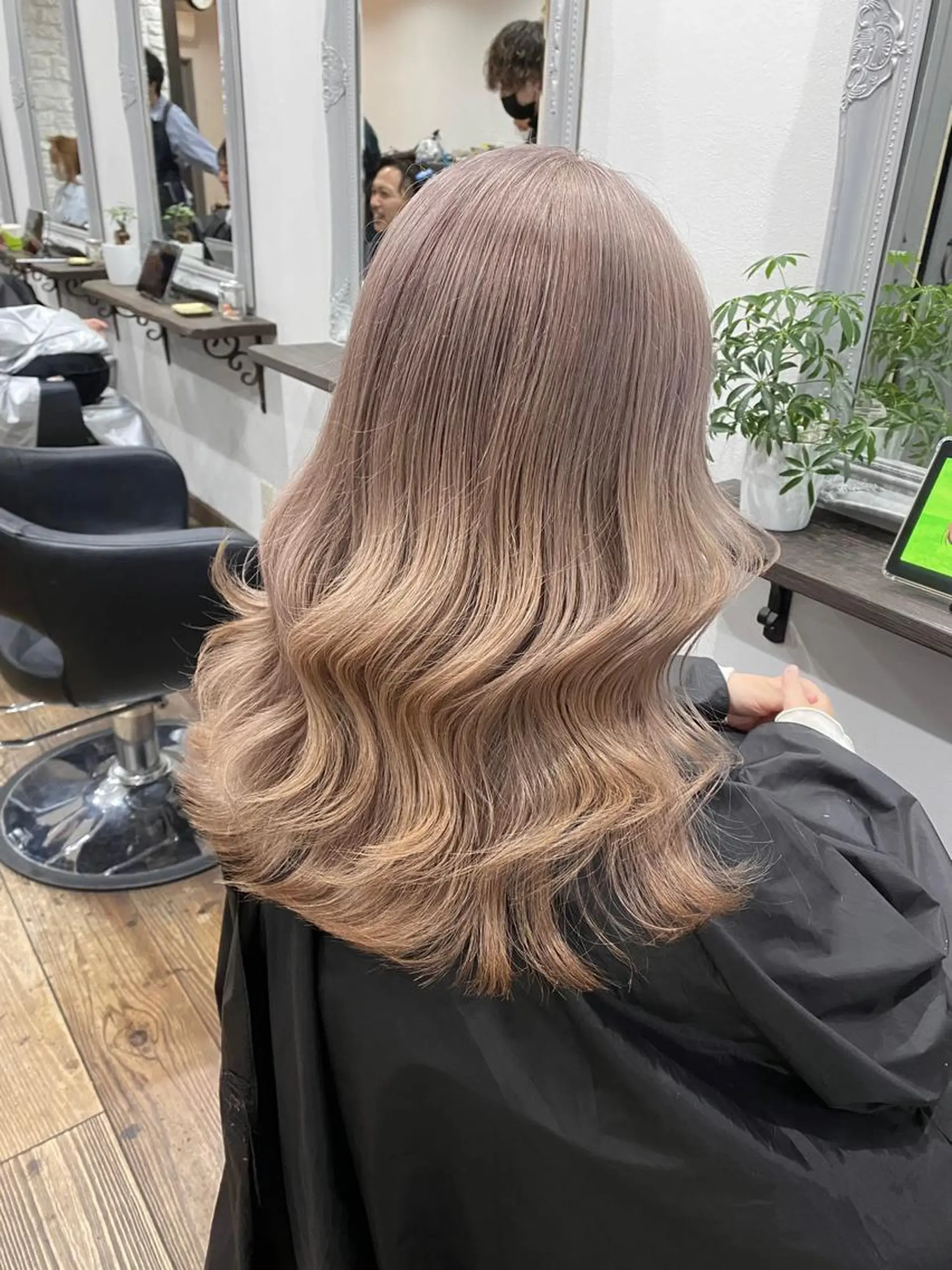 ロング カット ヘアカラー トリートメント _White広島所属・バレイヤージュ 隅中秀弥のヘアスタイル