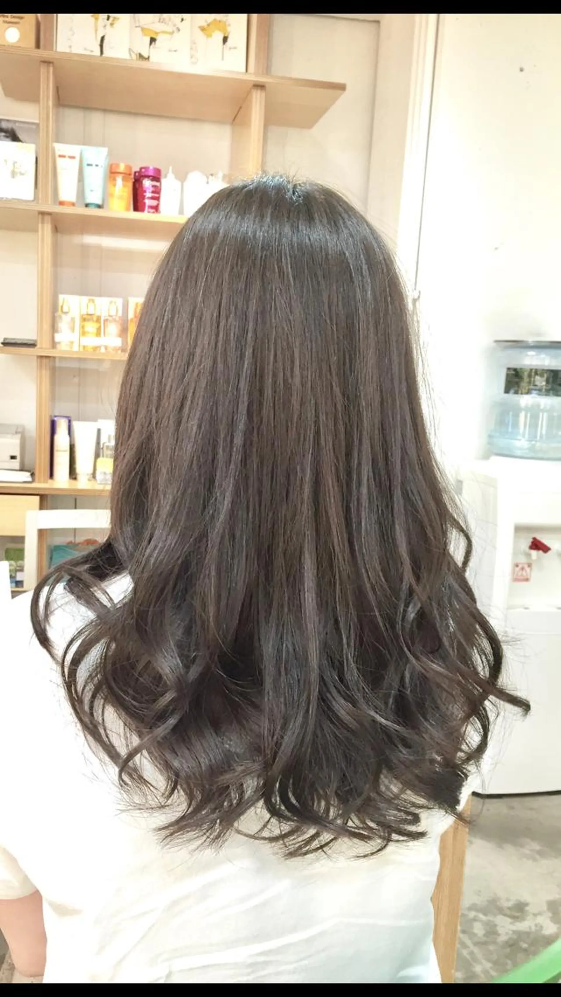 ロング アルファ シェリのヘアスタイル