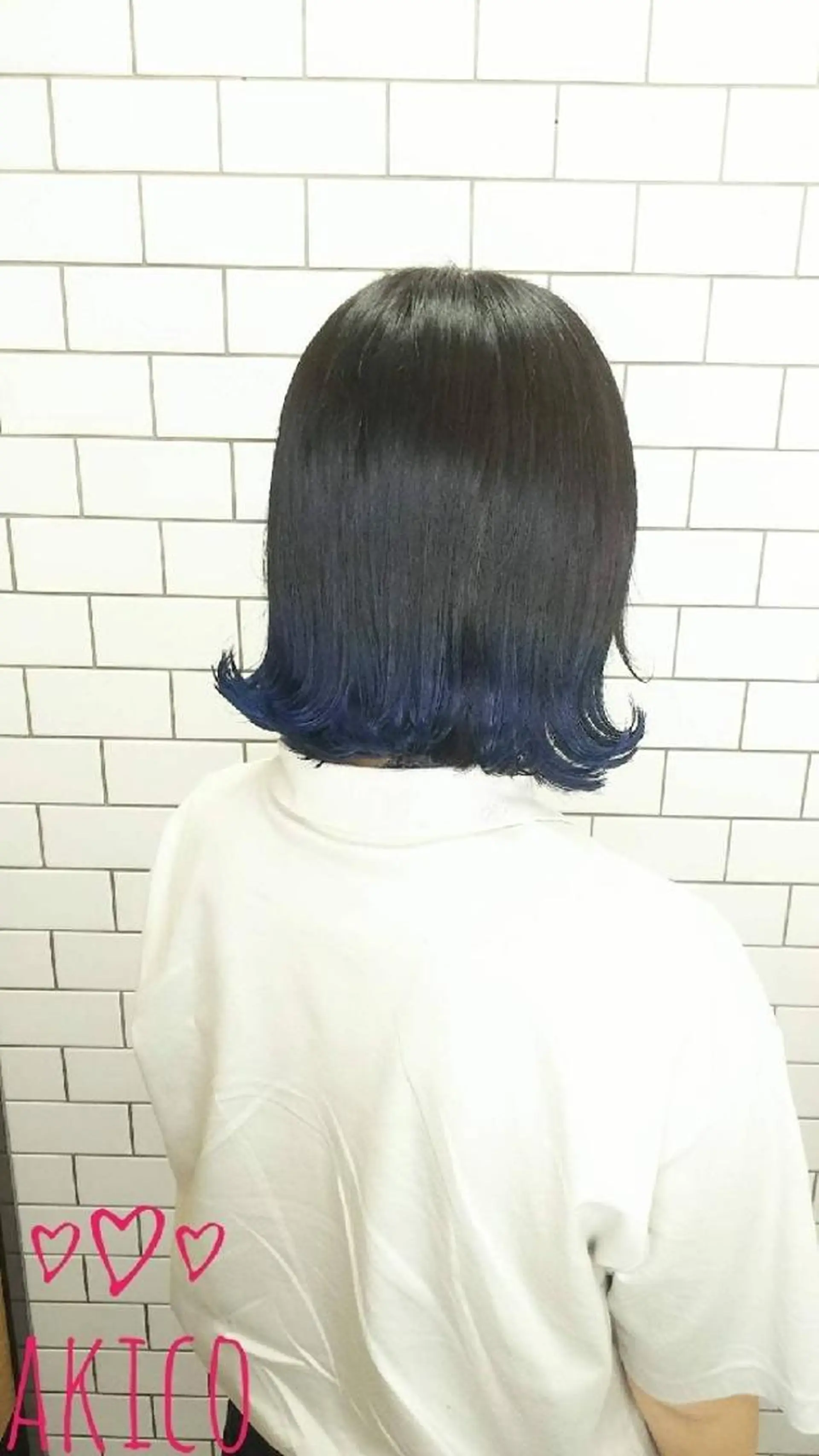 ショート カラー ブルーカラー ダークグレー LUXBE GALLERY なんば駅前店所属・ラックスビーギャラリ ー AKICOのヘアスタイル