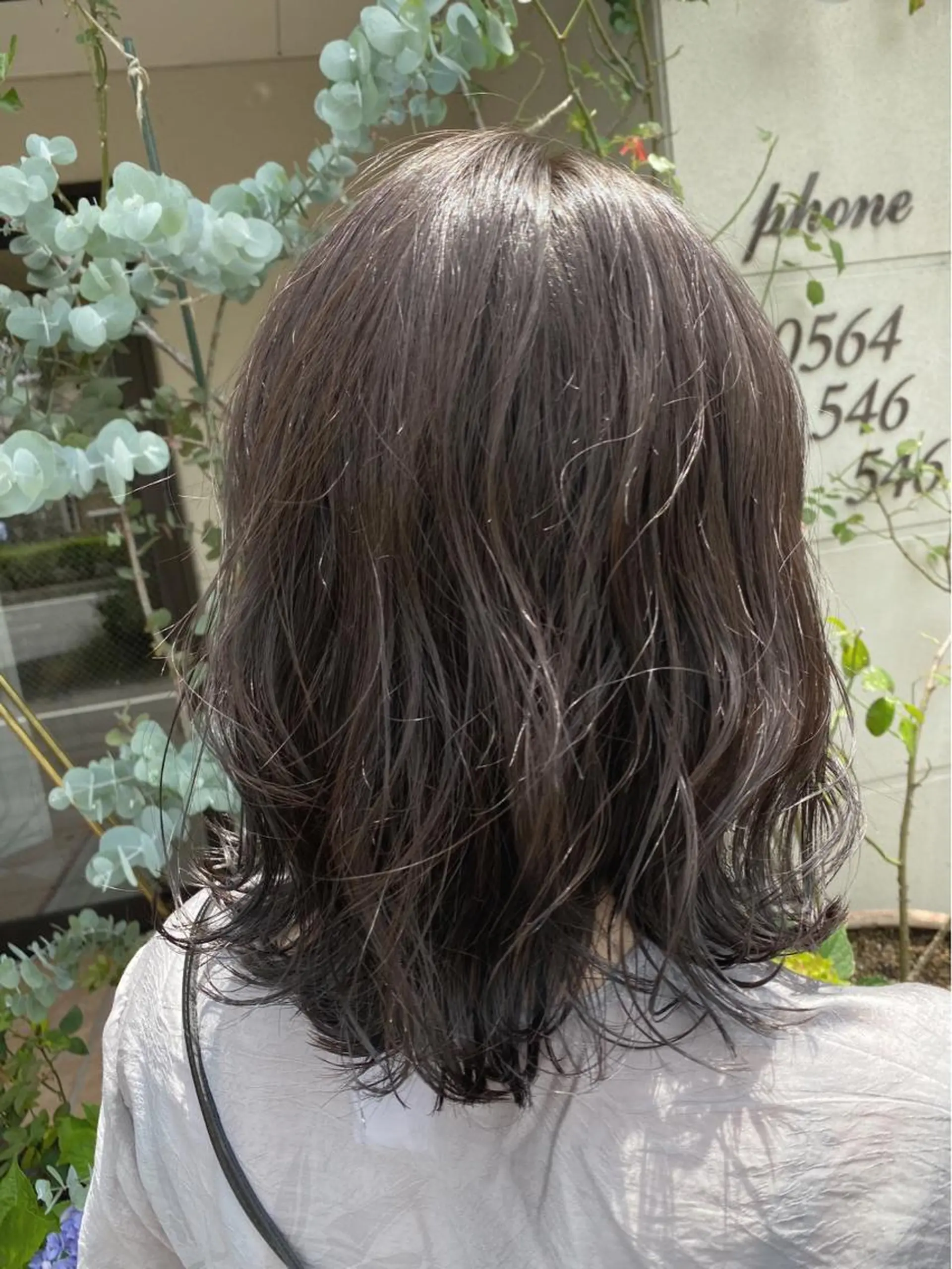 ミディアム 三好 美里のヘアスタイル