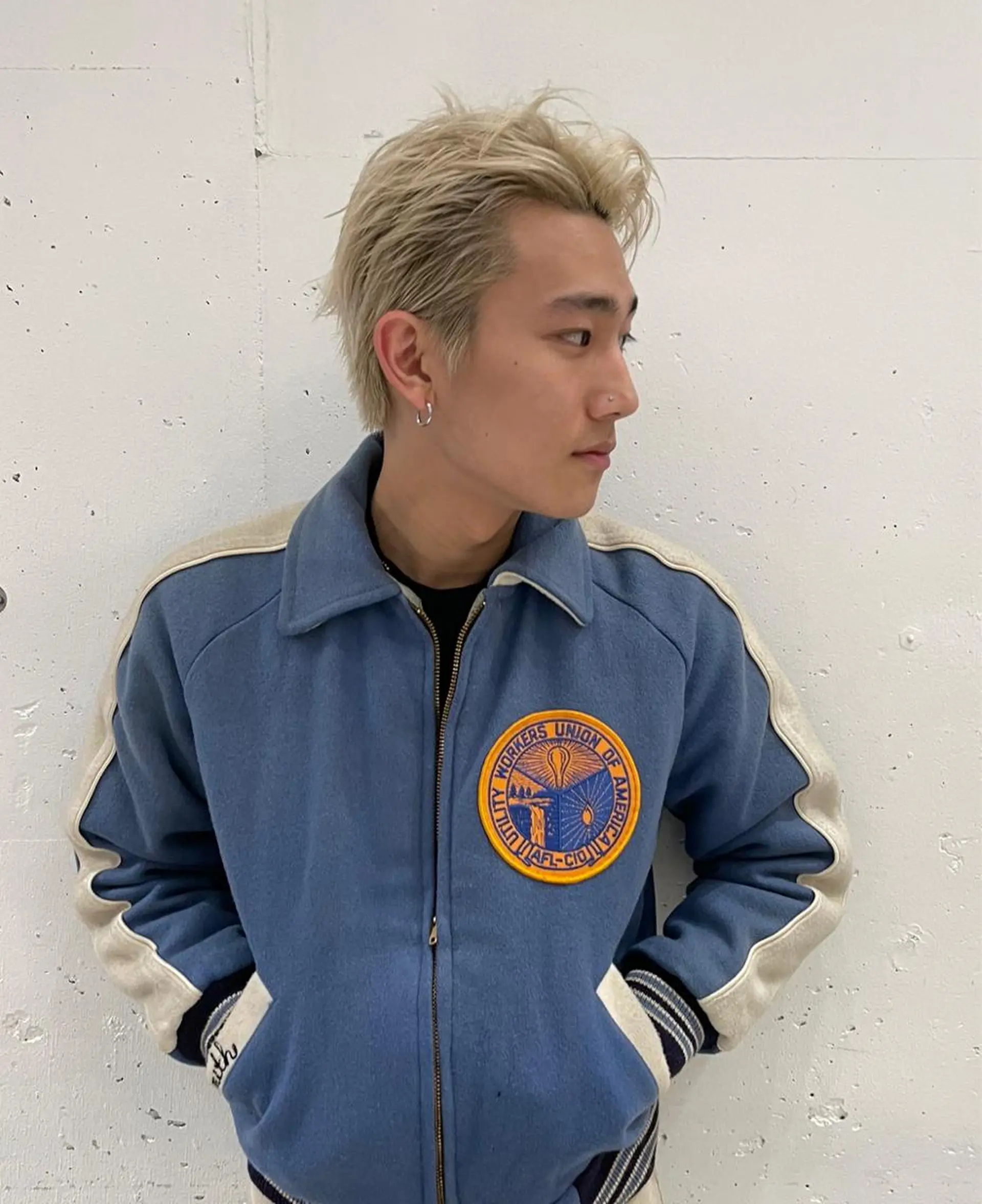 ショート カラー パーマ メンズ メンズバレイヤージュ メンズブリーチ センターパート フェードカット メンズハイライト スパイラルパーマ 🌐hina⭐️のヘアスタイル