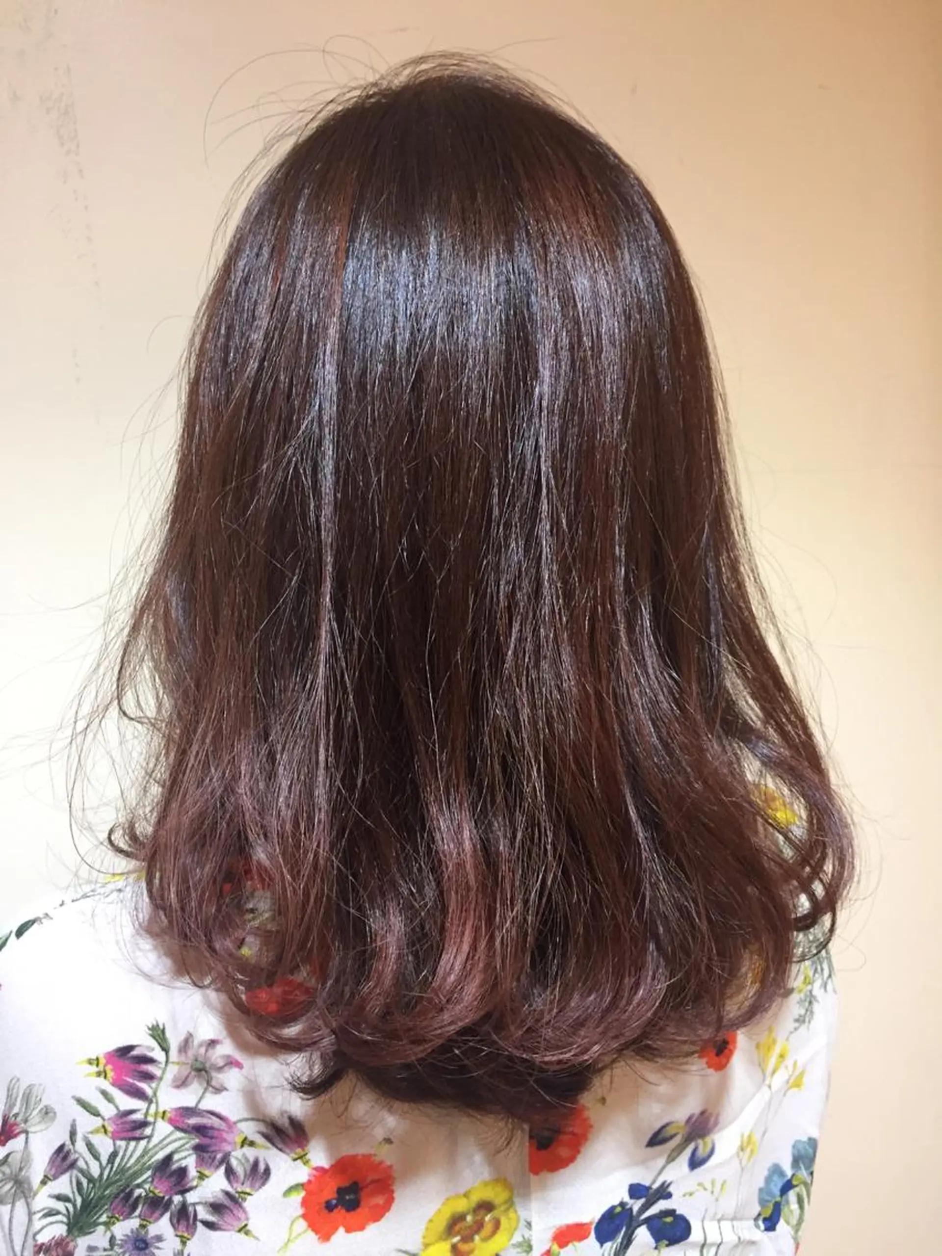 セミロング カラー 加藤 綾華のヘアスタイル