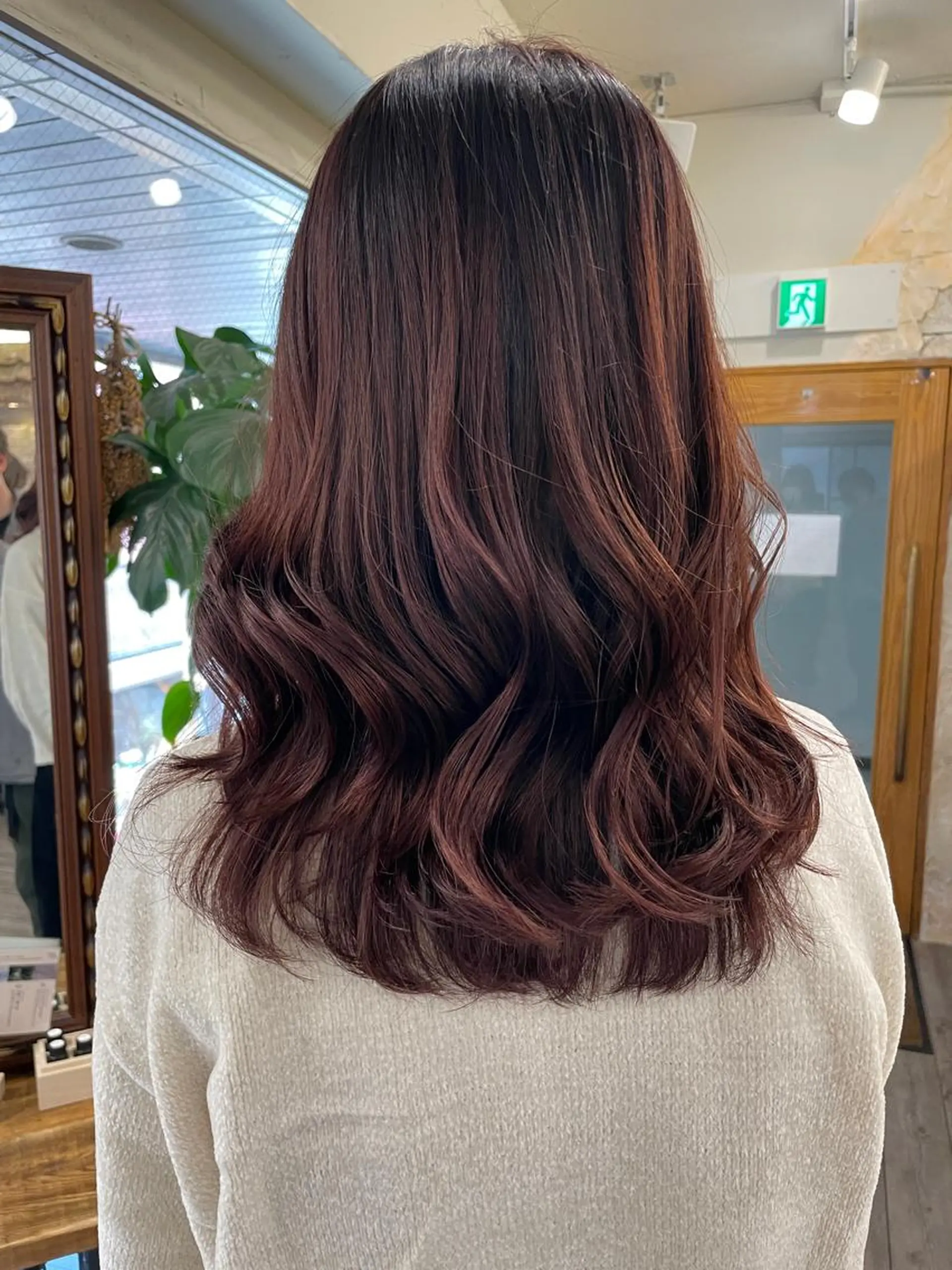 カラー ブリーチ ダブルカラー ブリーチなしカラー レッドカラー ARMONY所属・ま ひのヘアスタイル