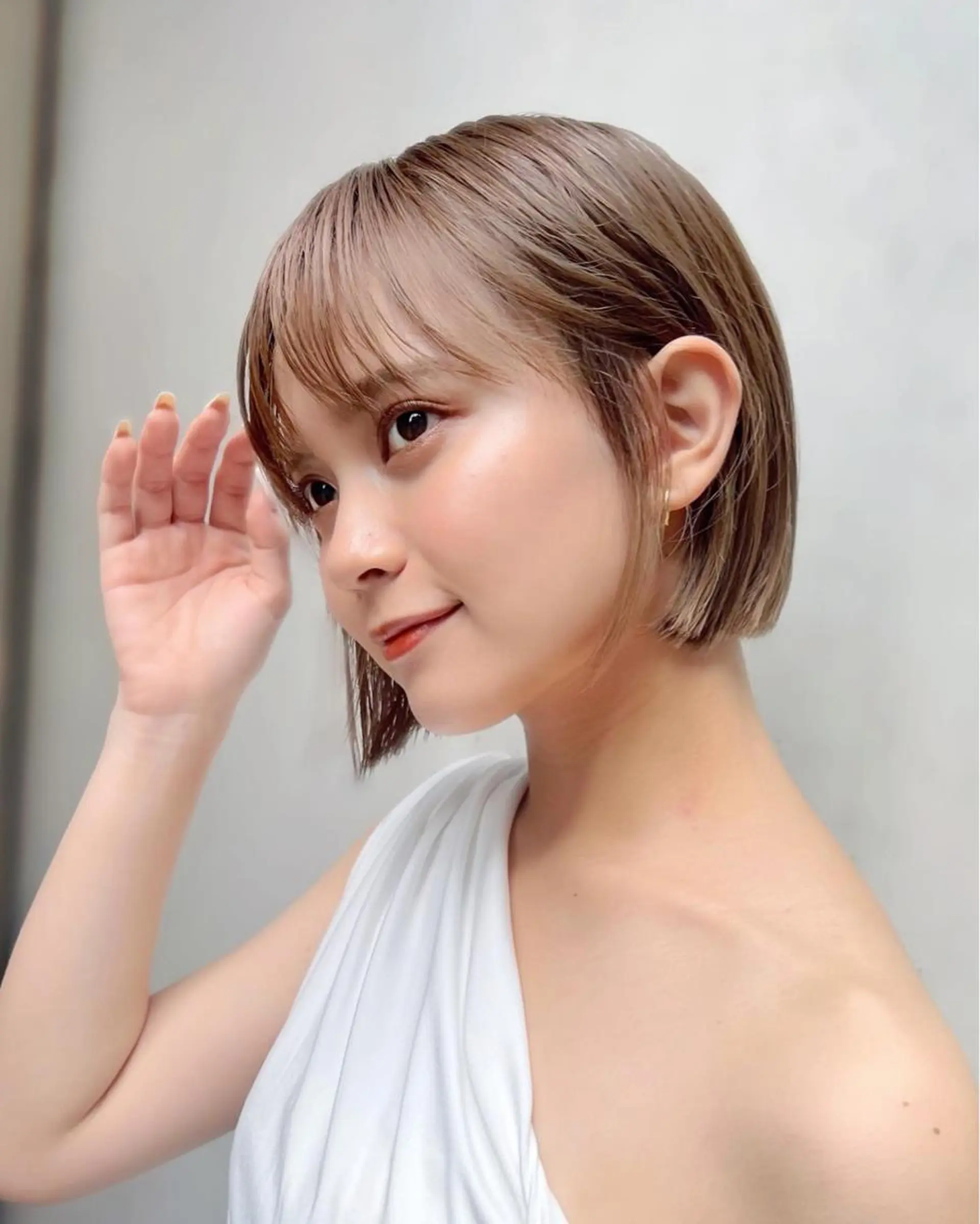 ミディアム カラー ベージュカラー 透明感カラー グレージュ ボブ カット ヘアカラー トリートメント レイヤー専門家 ダブルカラー修のヘアスタイル